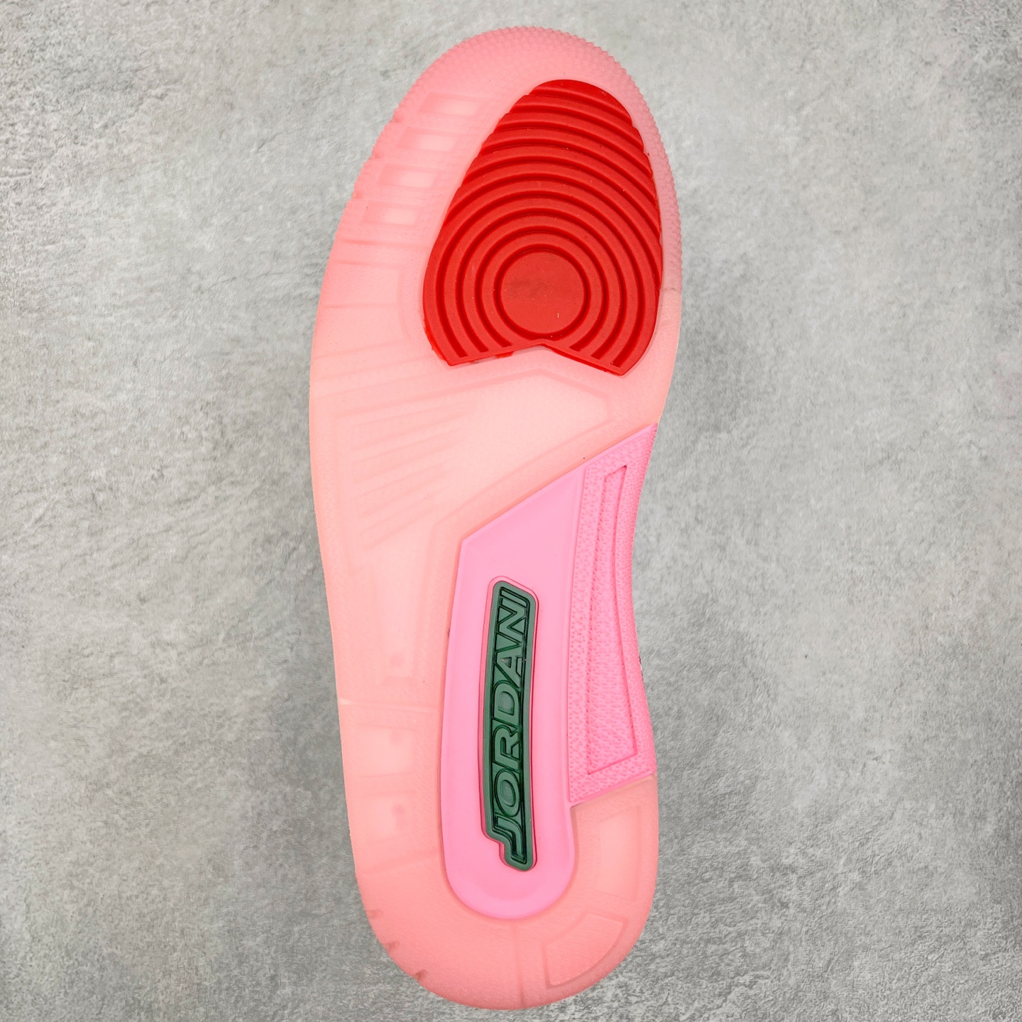 图片[9]-＃头层特价福利 Air Jordan AJ3 Retro 系列 头层皮料加持 大厂出品 原纸板楦头开发 完美鞋型匹配公司货 正确TPU鞋舌锁扣 乳胶鞋垫 最新原厂底模 大底卡色咬花完美 鞋柜必备鞋款 终端现货供应 尺码：36 36.5 37.5 38 38.5 39 40 40.5 41 42 42.5 43 44 44.5 45 46-选品中心