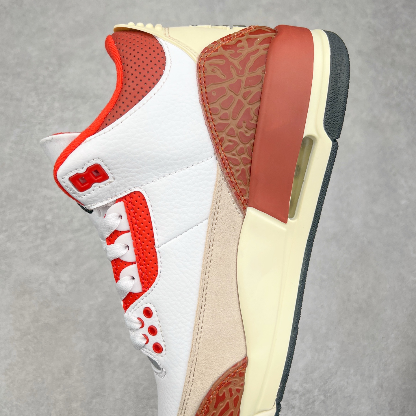 图片[7]-＃头层特价福利 Air Jordan AJ3 Retro 系列 头层皮料加持 大厂出品 原纸板楦头开发 完美鞋型匹配公司货 正确TPU鞋舌锁扣 乳胶鞋垫 最新原厂底模 大底卡色咬花完美 鞋柜必备鞋款 终端现货供应 尺码：36 36.5 37.5 38 38.5 39 40 40.5 41 42 42.5 43 44 44.5 45 46-选品中心