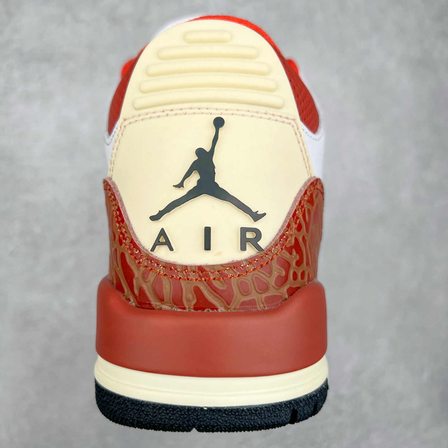 图片[8]-＃头层特价福利 Air Jordan AJ3 Retro 系列 头层皮料加持 大厂出品 原纸板楦头开发 完美鞋型匹配公司货 正确TPU鞋舌锁扣 乳胶鞋垫 最新原厂底模 大底卡色咬花完美 鞋柜必备鞋款 终端现货供应 尺码：36 36.5 37.5 38 38.5 39 40 40.5 41 42 42.5 43 44 44.5 45 46-选品中心