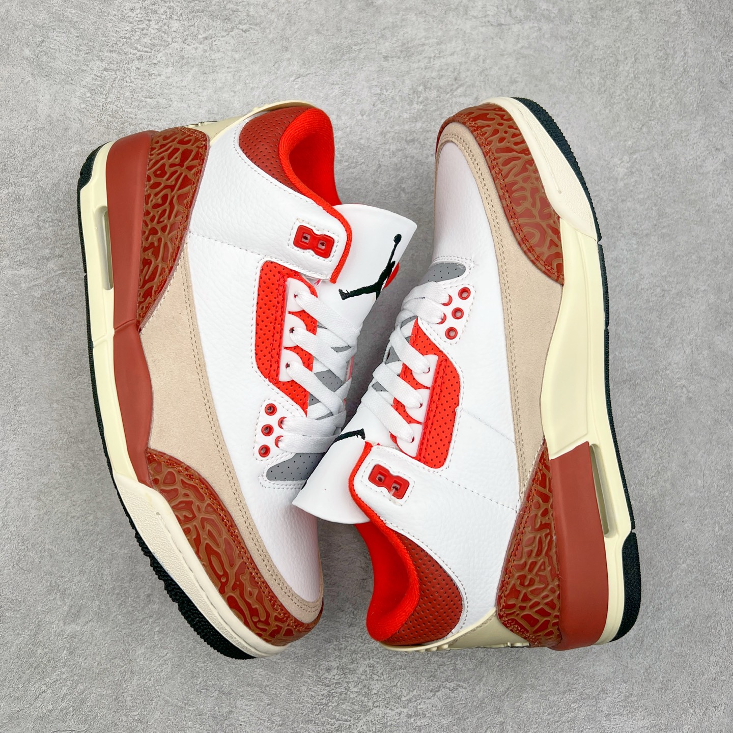 图片[3]-＃头层特价福利 Air Jordan AJ3 Retro 系列 头层皮料加持 大厂出品 原纸板楦头开发 完美鞋型匹配公司货 正确TPU鞋舌锁扣 乳胶鞋垫 最新原厂底模 大底卡色咬花完美 鞋柜必备鞋款 终端现货供应 尺码：36 36.5 37.5 38 38.5 39 40 40.5 41 42 42.5 43 44 44.5 45 46-选品中心