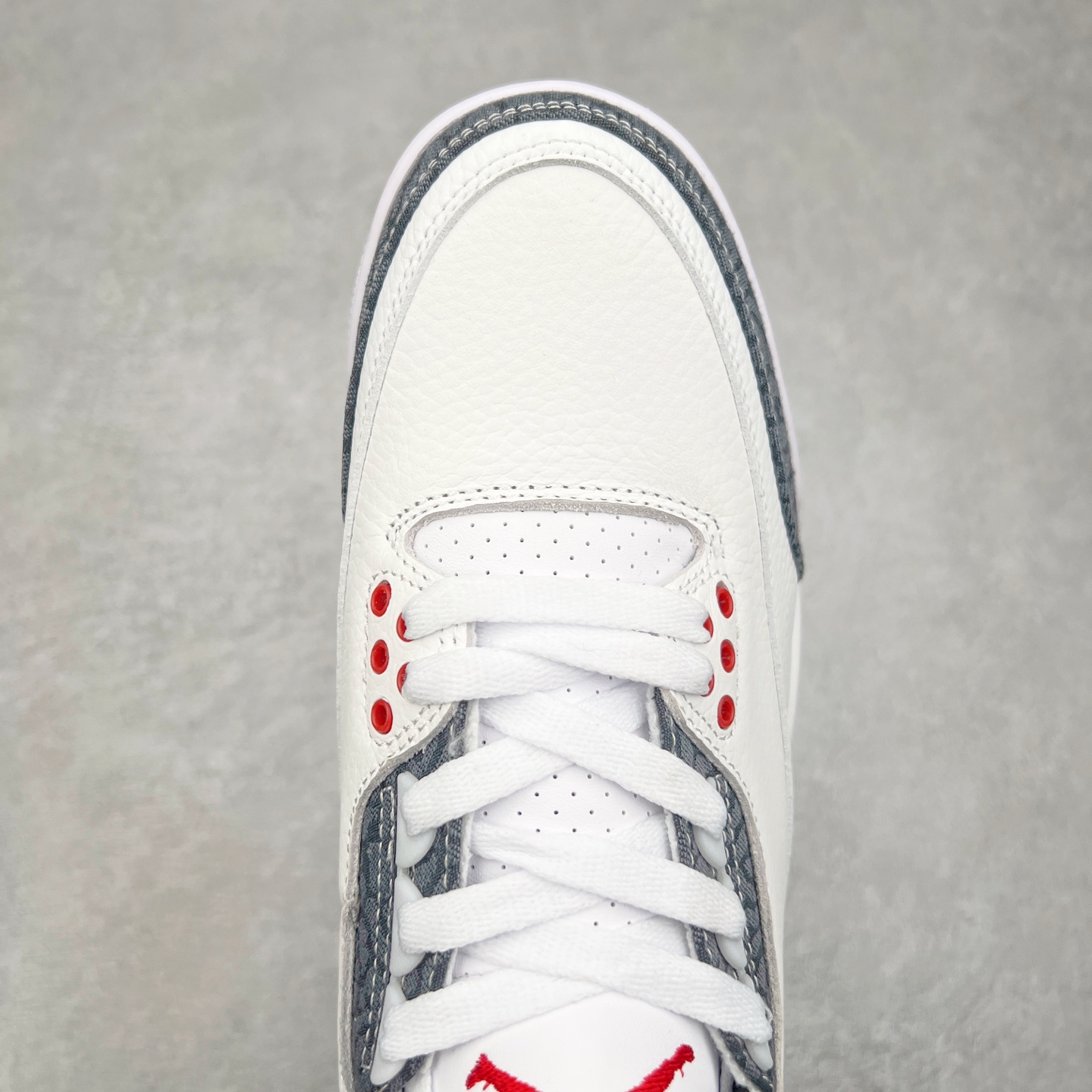 图片[4]-＃头层特价福利 Air Jordan AJ3 Retro 系列 头层皮料加持 大厂出品 原纸板楦头开发 完美鞋型匹配公司货 正确TPU鞋舌锁扣 乳胶鞋垫 最新原厂底模 大底卡色咬花完美 鞋柜必备鞋款 终端现货供应 尺码：36 36.5 37.5 38 38.5 39 40 40.5 41 42 42.5 43 44 44.5 45 46-选品中心