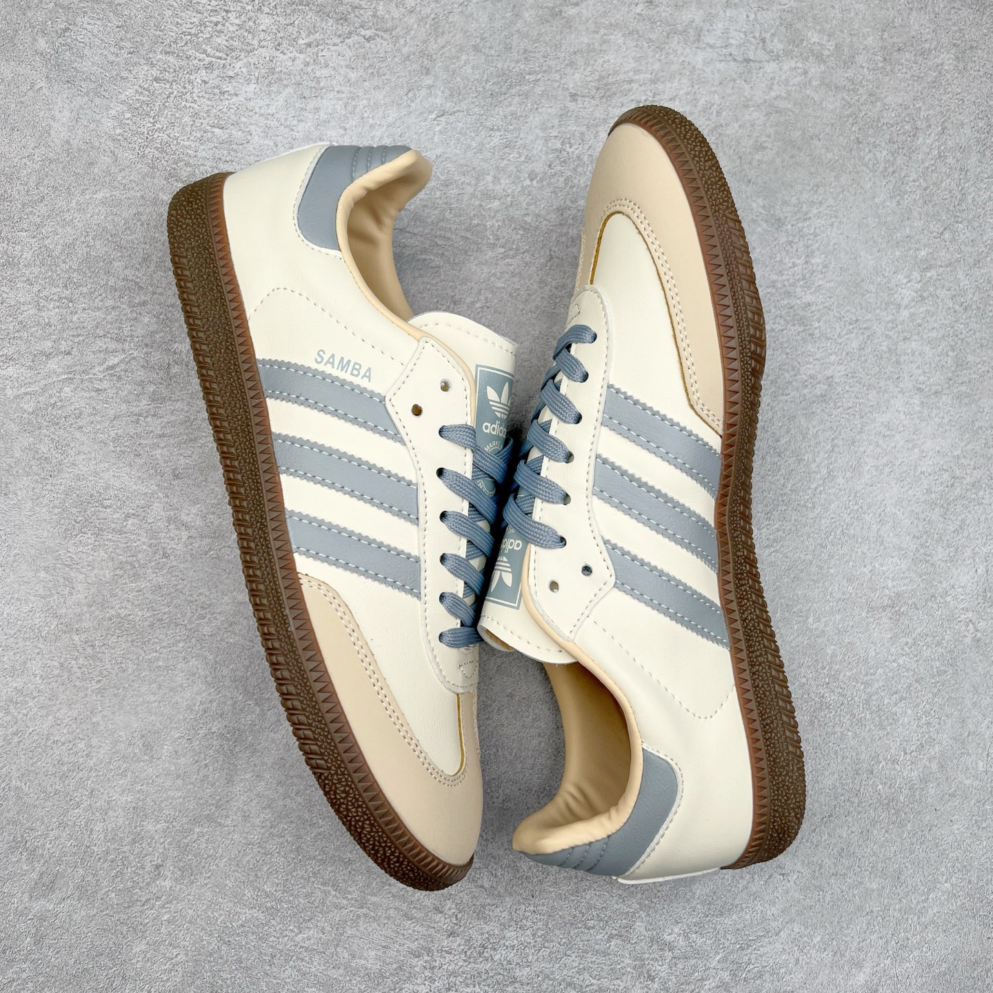 图片[3]-AD Original Samba OG 复古经典轻便板鞋 JH7299 这款桑巴鞋展示了高质量的工艺 带有装饰的超锁缝制和无缝的手感 柔软、柔软的皮革造型和标志性的3条纹完成了精致的外观 正规合身鞋带 鞋面上有绒面鞋垫 橡胶鞋底 享受正畸套筒软感 自50年代首次亮相以来就一直在赢得粉丝的青睐 尺码：36 36.5 37.5 38 38.5 39 40 40.5 41 42 42.5 43 44 44.5 45-选品中心