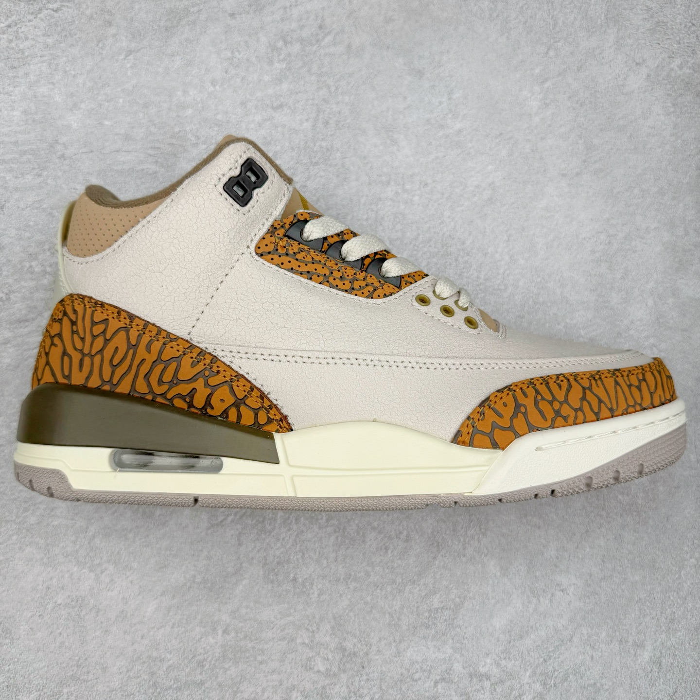 图片[3]-＃头层特价福利 Air Jordan AJ3 Retro 系列 头层皮料加持 大厂出品 原纸板楦头开发 完美鞋型匹配公司货 正确TPU鞋舌锁扣 乳胶鞋垫 最新原厂底模 大底卡色咬花完美 鞋柜必备鞋款 终端现货供应 尺码：36 36.5 37.5 38 38.5 39 40 40.5 41 42 42.5 43 44 44.5 45 46-选品中心