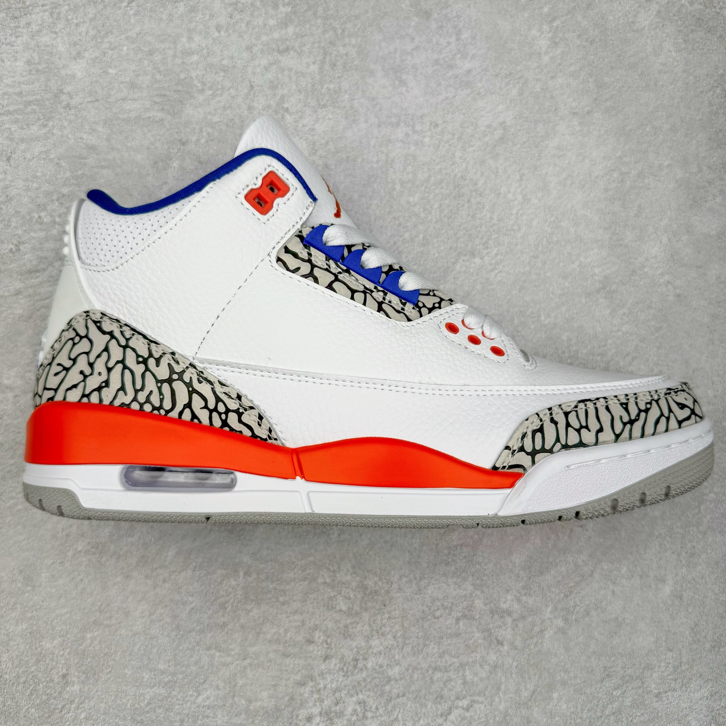 ＃头层特价福利 Air Jordan AJ3 Retro 系列 头层皮料加持 大厂出品 原纸板楦头开发 完美鞋型匹配公司货 正确TPU鞋舌锁扣 乳胶鞋垫 最新原厂底模 大底卡色咬花完美 鞋柜必备鞋款 终端现货供应 尺码：36 36.5 37.5 38 38.5 39 40 40.5 41 42 42.5 43 44 44.5 45 46-选品中心