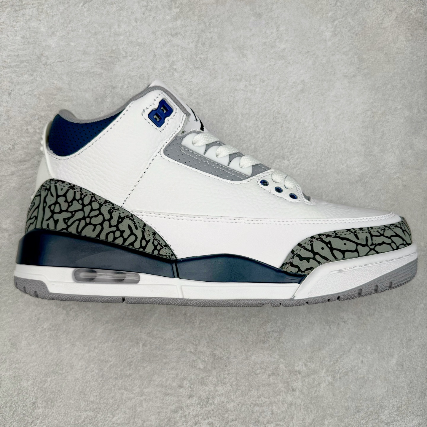 图片[4]-＃头层特价福利 Air Jordan AJ3 Retro 系列 头层皮料加持 大厂出品 原纸板楦头开发 完美鞋型匹配公司货 正确TPU鞋舌锁扣 乳胶鞋垫 最新原厂底模 大底卡色咬花完美 鞋柜必备鞋款 终端现货供应 尺码：36 36.5 37.5 38 38.5 39 40 40.5 41 42 42.5 43 44 44.5 45 46-选品中心