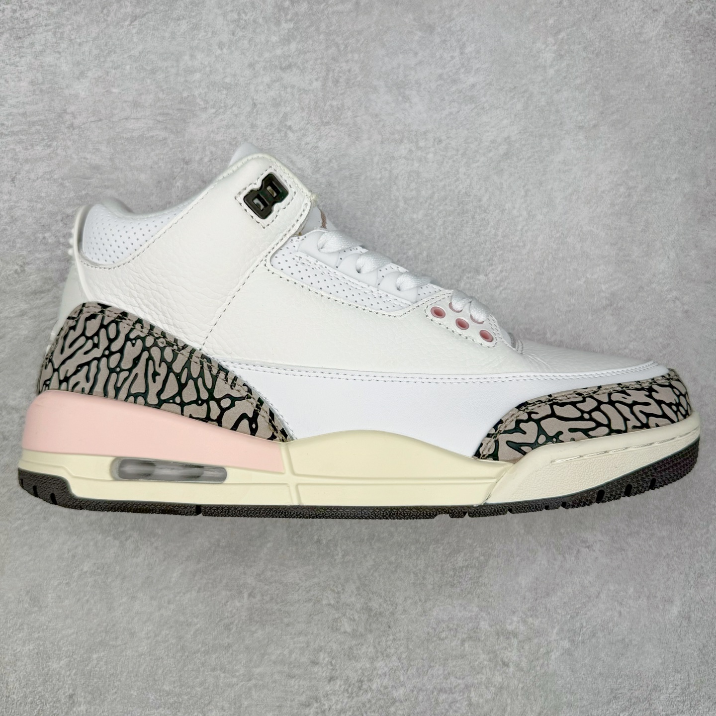 图片[2]-＃头层特价福利 Air Jordan AJ3 Retro 系列 头层皮料加持 大厂出品 原纸板楦头开发 完美鞋型匹配公司货 正确TPU鞋舌锁扣 乳胶鞋垫 最新原厂底模 大底卡色咬花完美 鞋柜必备鞋款 终端现货供应 尺码：36 36.5 37.5 38 38.5 39 40 40.5 41 42 42.5 43 44 44.5 45 46-选品中心