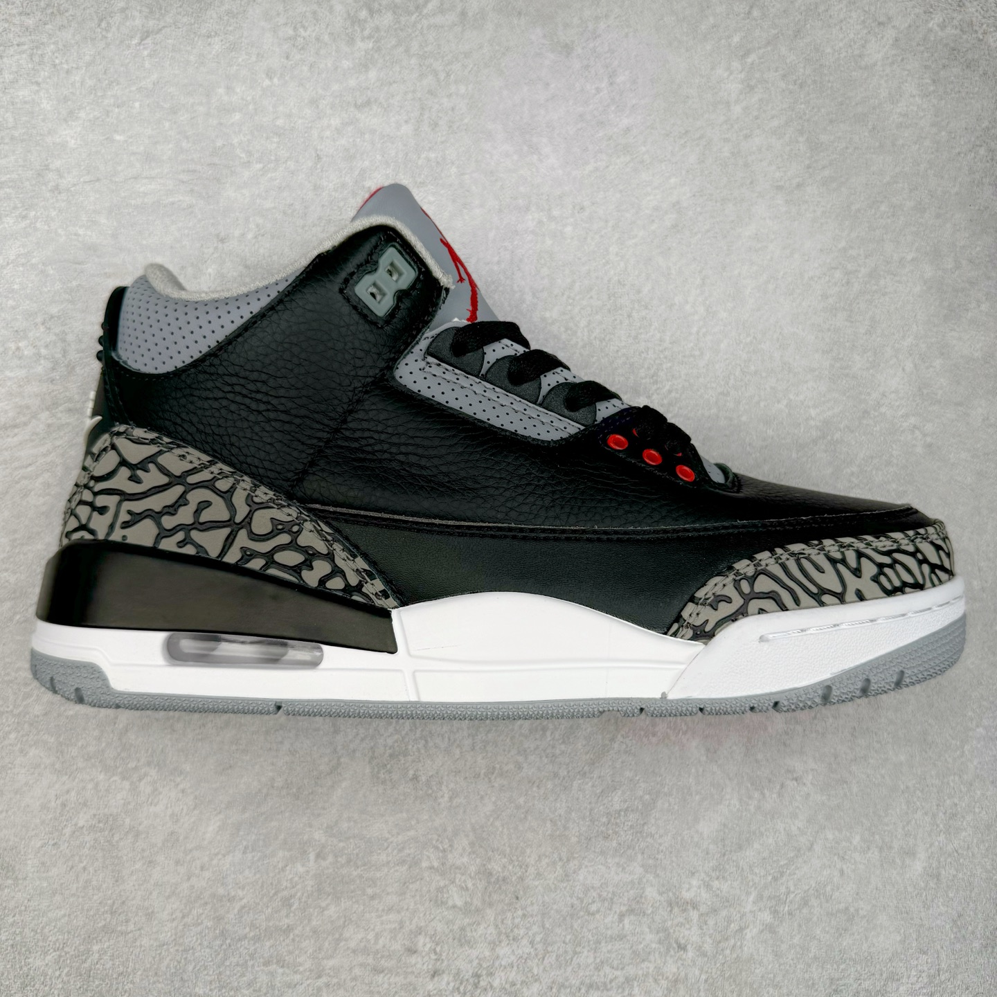 图片[5]-＃头层特价福利 Air Jordan AJ3 Retro 系列 头层皮料加持 大厂出品 原纸板楦头开发 完美鞋型匹配公司货 正确TPU鞋舌锁扣 乳胶鞋垫 最新原厂底模 大底卡色咬花完美 鞋柜必备鞋款 终端现货供应 尺码：36 36.5 37.5 38 38.5 39 40 40.5 41 42 42.5 43 44 44.5 45 46-选品中心