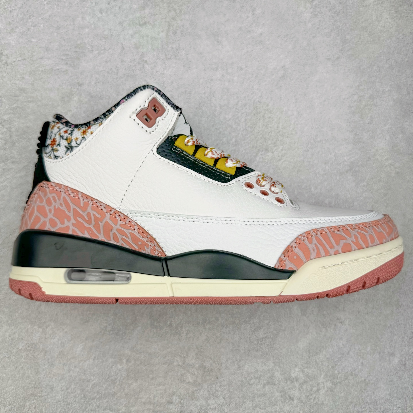 ＃头层特价福利 Air Jordan AJ3 Retro 系列 头层皮料加持 大厂出品 原纸板楦头开发 完美鞋型匹配公司货 正确TPU鞋舌锁扣 乳胶鞋垫 最新原厂底模 大底卡色咬花完美 鞋柜必备鞋款 终端现货供应 尺码：36 36.5 37.5 38 38.5 39 40 40.5 41 42 42.5 43 44 44.5 45 46-选品中心