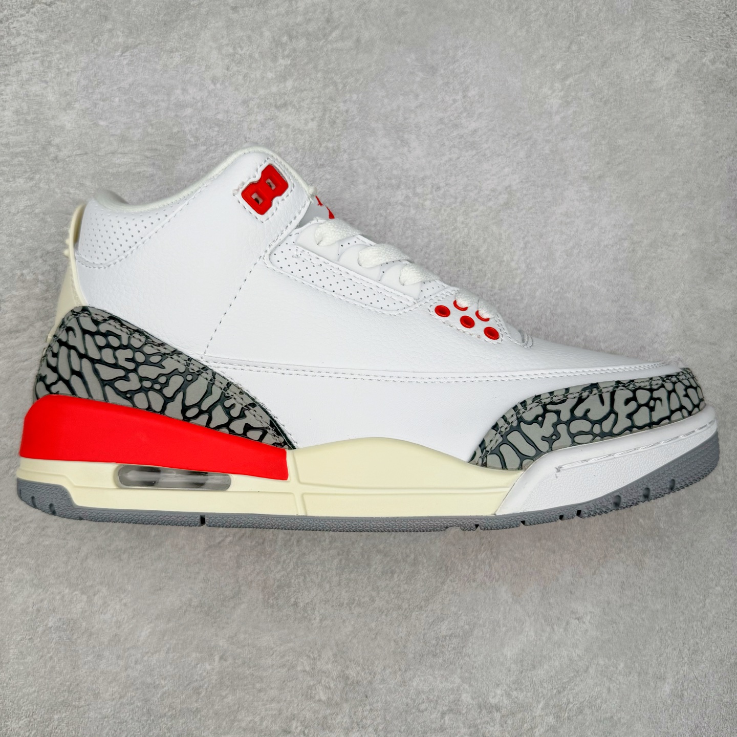 图片[7]-＃头层特价福利 Air Jordan AJ3 Retro 系列 头层皮料加持 大厂出品 原纸板楦头开发 完美鞋型匹配公司货 正确TPU鞋舌锁扣 乳胶鞋垫 最新原厂底模 大底卡色咬花完美 鞋柜必备鞋款 终端现货供应 尺码：36 36.5 37.5 38 38.5 39 40 40.5 41 42 42.5 43 44 44.5 45 46-选品中心