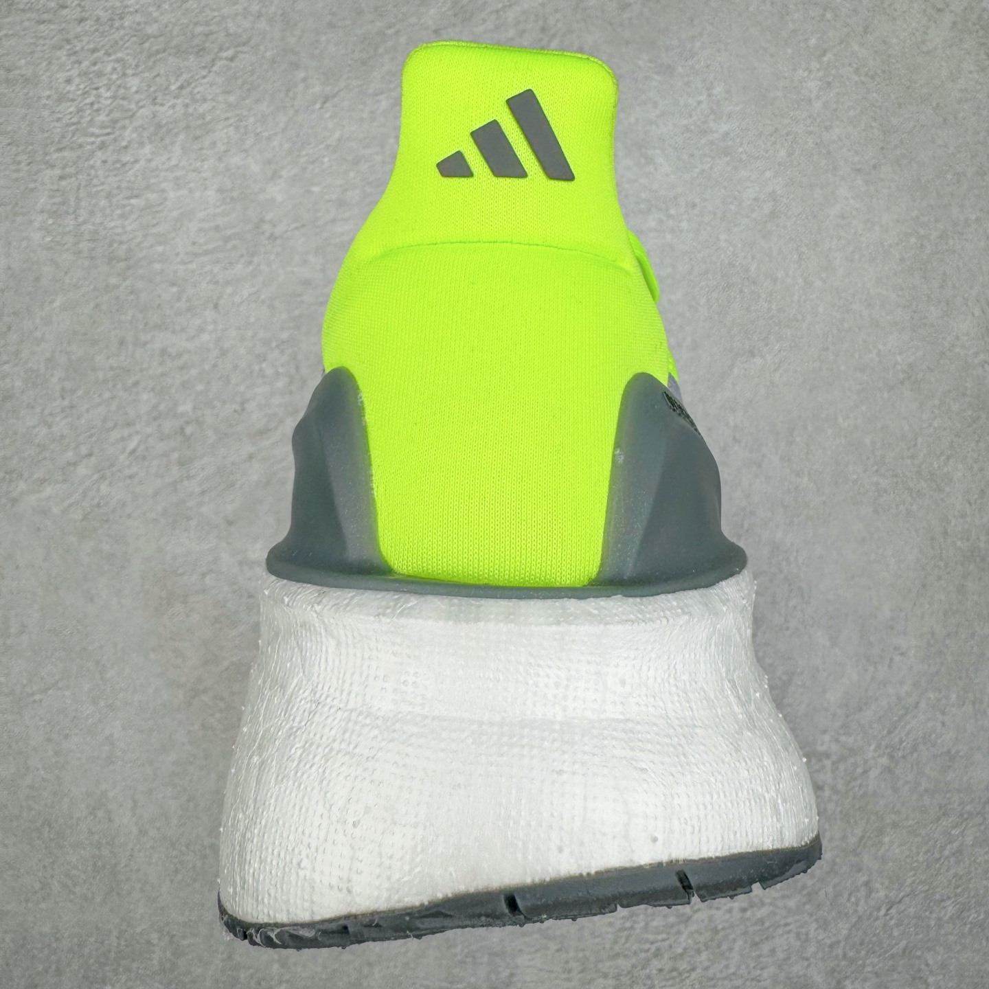 图片[8]-＃纯原 AD Ultra Boost 5X 2025高性能版5X系列UB低帮袜套式针织透气缓震休闲运动慢跑鞋 ID8819 全新Ultraboost 5X官宣，颠覆以往，迎来该系列自2015年首次亮相最大一次革新！从鞋面到中底配置都有新的突破，跟着小编一同探究“阿迪UB有史以来最大升级”！Ultraboost 5X革新中底配置，采用LightBoost V2泡沫，与Ultraboost Light相比，前掌能量反馈增加2%。与此同时“加厚不增重”，中底相较于上一代更轻，让跑者每一次迈步都能得到更柔软、更澎湃的能量反馈。搭配X形“Torsion System”扭转系统，助力跑者从落地到脚趾离地过程的平稳过渡。Ultraboost 5X升级中足锁定性能，革新Mono Primeknit自适应鞋面配置，搭配轻质无笼鞋面结构，更加贴合跑者脚部。大底由Continental™橡胶制成，更耐磨，抓地力更出色。Adidas全新推出ULTRABOOST 5X，专注日常跑步，适用于任何级别的跑者，无距离门槛限制。兼具有氧跑、中短距离慢跑、节奏跑、间歇跑、日常通勤等各种场景，ULTRABOOST 5X都能给你带来优质的跑步体验。尺码：39⅓ 40 40⅔ 41⅓ 42 42⅔ 43⅓ 44 44⅔ 45 46 47⅔ 48-选品中心