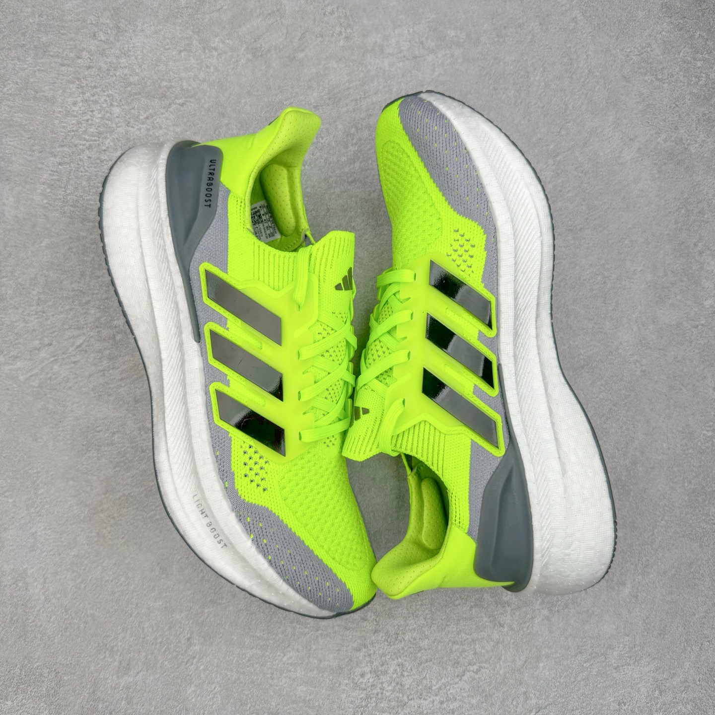 图片[3]-＃纯原 AD Ultra Boost 5X 2025高性能版5X系列UB低帮袜套式针织透气缓震休闲运动慢跑鞋 ID8819 全新Ultraboost 5X官宣，颠覆以往，迎来该系列自2015年首次亮相最大一次革新！从鞋面到中底配置都有新的突破，跟着小编一同探究“阿迪UB有史以来最大升级”！Ultraboost 5X革新中底配置，采用LightBoost V2泡沫，与Ultraboost Light相比，前掌能量反馈增加2%。与此同时“加厚不增重”，中底相较于上一代更轻，让跑者每一次迈步都能得到更柔软、更澎湃的能量反馈。搭配X形“Torsion System”扭转系统，助力跑者从落地到脚趾离地过程的平稳过渡。Ultraboost 5X升级中足锁定性能，革新Mono Primeknit自适应鞋面配置，搭配轻质无笼鞋面结构，更加贴合跑者脚部。大底由Continental™橡胶制成，更耐磨，抓地力更出色。Adidas全新推出ULTRABOOST 5X，专注日常跑步，适用于任何级别的跑者，无距离门槛限制。兼具有氧跑、中短距离慢跑、节奏跑、间歇跑、日常通勤等各种场景，ULTRABOOST 5X都能给你带来优质的跑步体验。尺码：39⅓ 40 40⅔ 41⅓ 42 42⅔ 43⅓ 44 44⅔ 45 46 47⅔ 48-选品中心