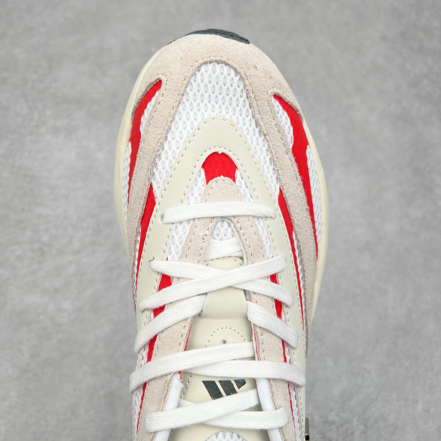 图片[4]-AD LIGHTBLAZE 流光舒适防滑耐磨低帮跑步鞋 JQ9967 前卫的专业跑鞋风格造型，LIGHTBLAZE延续了竞速美学的流线轮廓，保留住了与 AdizeroAdios Pro Evo 1相类似厚底理念和「宽三道杠」的视觉元素。尺码：36 36.5 37.5 38 38.5 39 40 40.5 41 42 42.5 43 44 44.5 45-选品中心