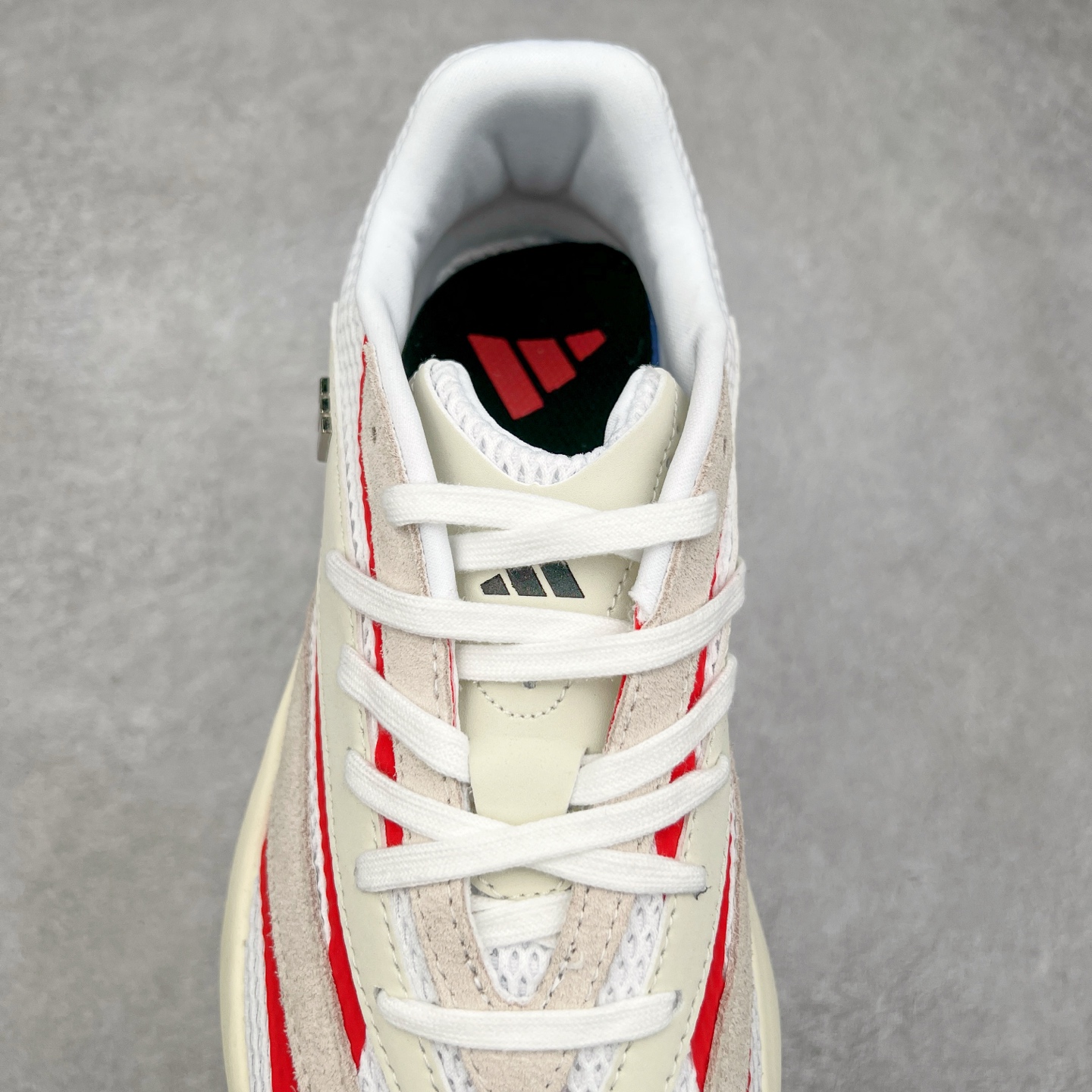 图片[5]-AD LIGHTBLAZE 流光舒适防滑耐磨低帮跑步鞋 JQ9967 前卫的专业跑鞋风格造型，LIGHTBLAZE延续了竞速美学的流线轮廓，保留住了与 AdizeroAdios Pro Evo 1相类似厚底理念和「宽三道杠」的视觉元素。尺码：36 36.5 37.5 38 38.5 39 40 40.5 41 42 42.5 43 44 44.5 45-选品中心