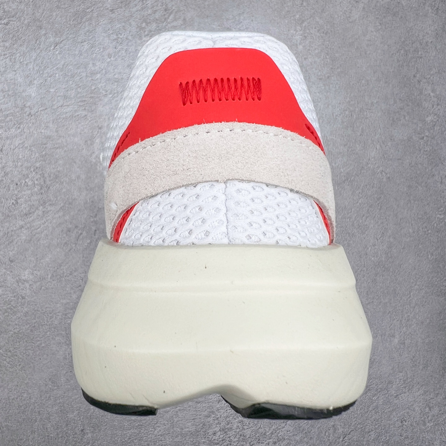 图片[8]-AD LIGHTBLAZE 流光舒适防滑耐磨低帮跑步鞋 JQ9967 前卫的专业跑鞋风格造型，LIGHTBLAZE延续了竞速美学的流线轮廓，保留住了与 AdizeroAdios Pro Evo 1相类似厚底理念和「宽三道杠」的视觉元素。尺码：36 36.5 37.5 38 38.5 39 40 40.5 41 42 42.5 43 44 44.5 45-选品中心