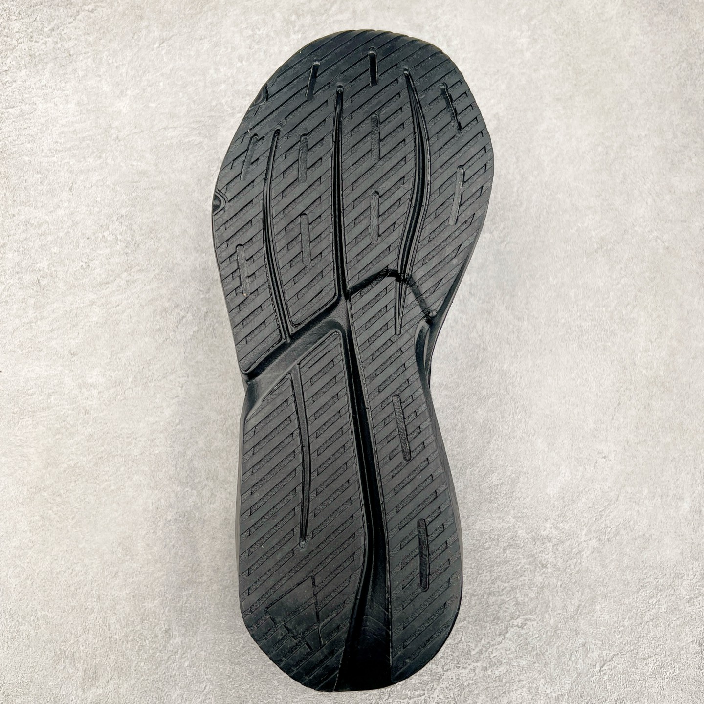 图片[9]-AD LIGHTBLAZE 流光舒适防滑耐磨低帮跑步鞋 JH6941 前卫的专业跑鞋风格造型，LIGHTBLAZE延续了竞速美学的流线轮廓，保留住了与 AdizeroAdios Pro Evo 1相类似厚底理念和「宽三道杠」的视觉元素。尺码：36 36.5 37.5 38 38.5 39 40 40.5 41 42 42.5 43 44 44.5 45-选品中心