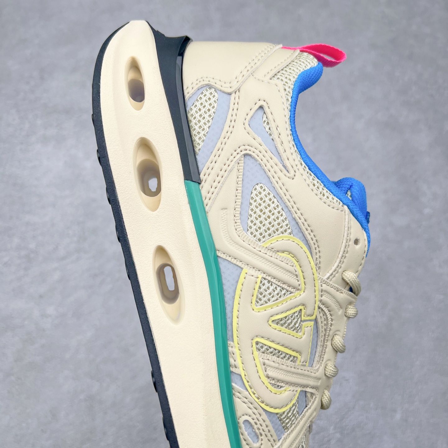 图片[6]-Valentino华伦天奴 Vlogo Easyjog 小牛皮 圆头系带 低帮 生活休闲鞋 实拍调校N版已经零色差零失真 百分百还原实物色彩所见即所得 不存在货不对板色差等低级问题 选购参考实物拍摄 不混卖不参货 只用心做好货严格选品 承诺混一赔十 尺码：36 37 38 39 40 41 42 43 44 45-选品中心