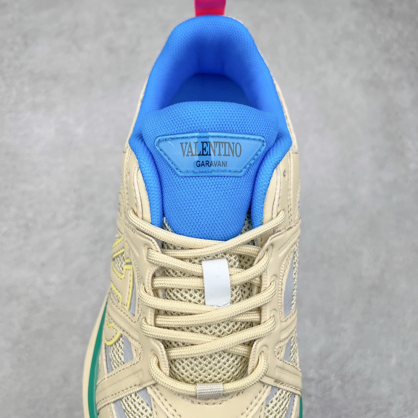 图片[5]-Valentino华伦天奴 Vlogo Easyjog 小牛皮 圆头系带 低帮 生活休闲鞋 实拍调校N版已经零色差零失真 百分百还原实物色彩所见即所得 不存在货不对板色差等低级问题 选购参考实物拍摄 不混卖不参货 只用心做好货严格选品 承诺混一赔十 尺码：36 37 38 39 40 41 42 43 44 45-选品中心