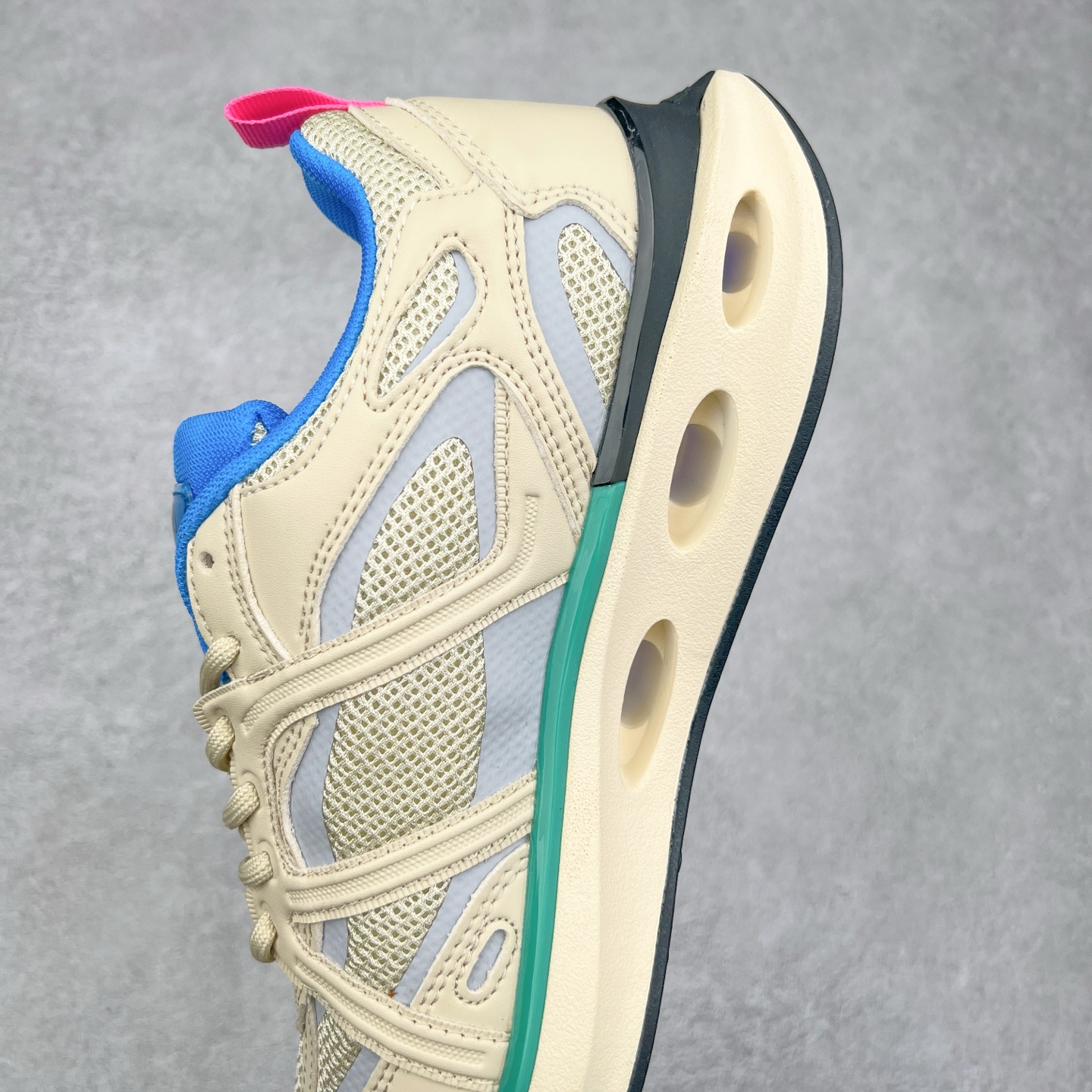 图片[7]-Valentino华伦天奴 Vlogo Easyjog 小牛皮 圆头系带 低帮 生活休闲鞋 实拍调校N版已经零色差零失真 百分百还原实物色彩所见即所得 不存在货不对板色差等低级问题 选购参考实物拍摄 不混卖不参货 只用心做好货严格选品 承诺混一赔十 尺码：36 37 38 39 40 41 42 43 44 45-选品中心