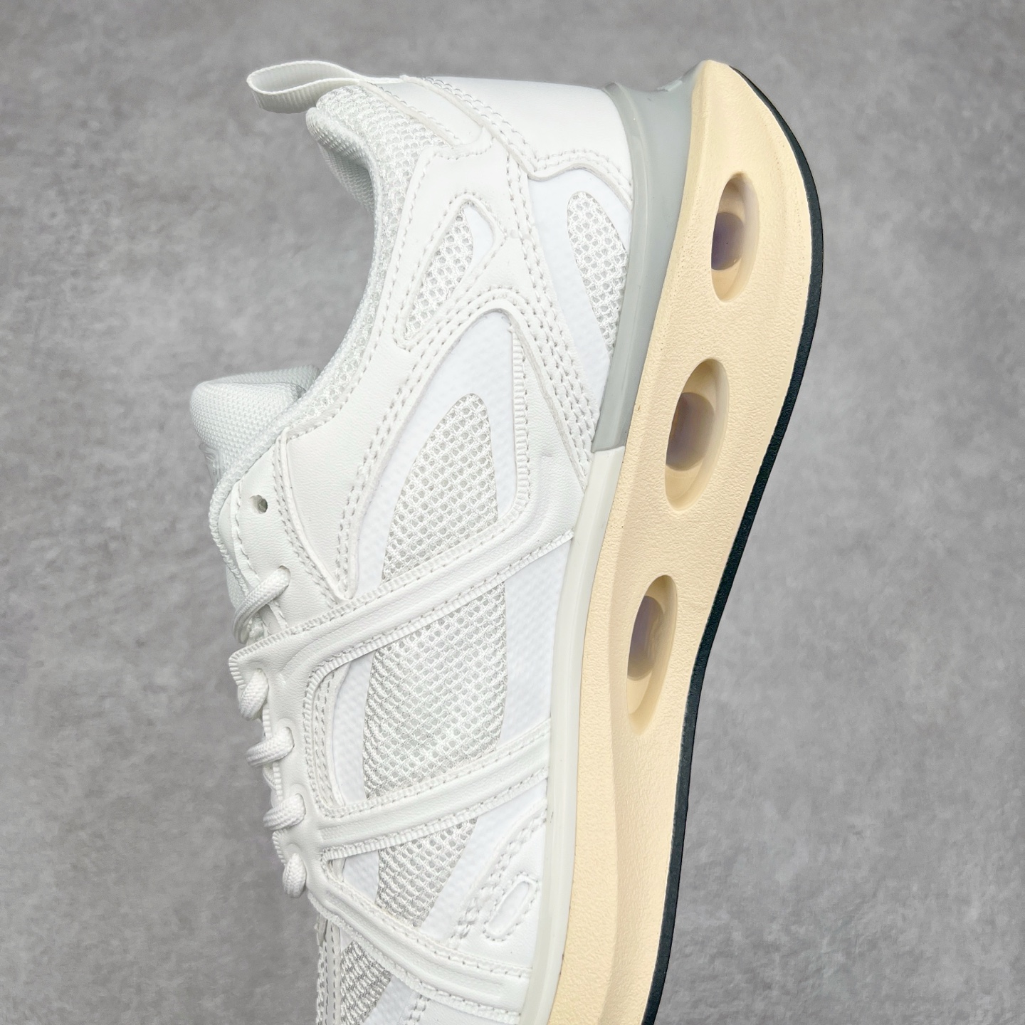 图片[7]-Valentino华伦天奴 Vlogo Easyjog 小牛皮 圆头系带 低帮 生活休闲鞋 实拍调校N版已经零色差零失真 百分百还原实物色彩所见即所得 不存在货不对板色差等低级问题 选购参考实物拍摄 不混卖不参货 只用心做好货严格选品 承诺混一赔十 尺码：36 37 38 39 40 41 42 43 44 45-选品中心