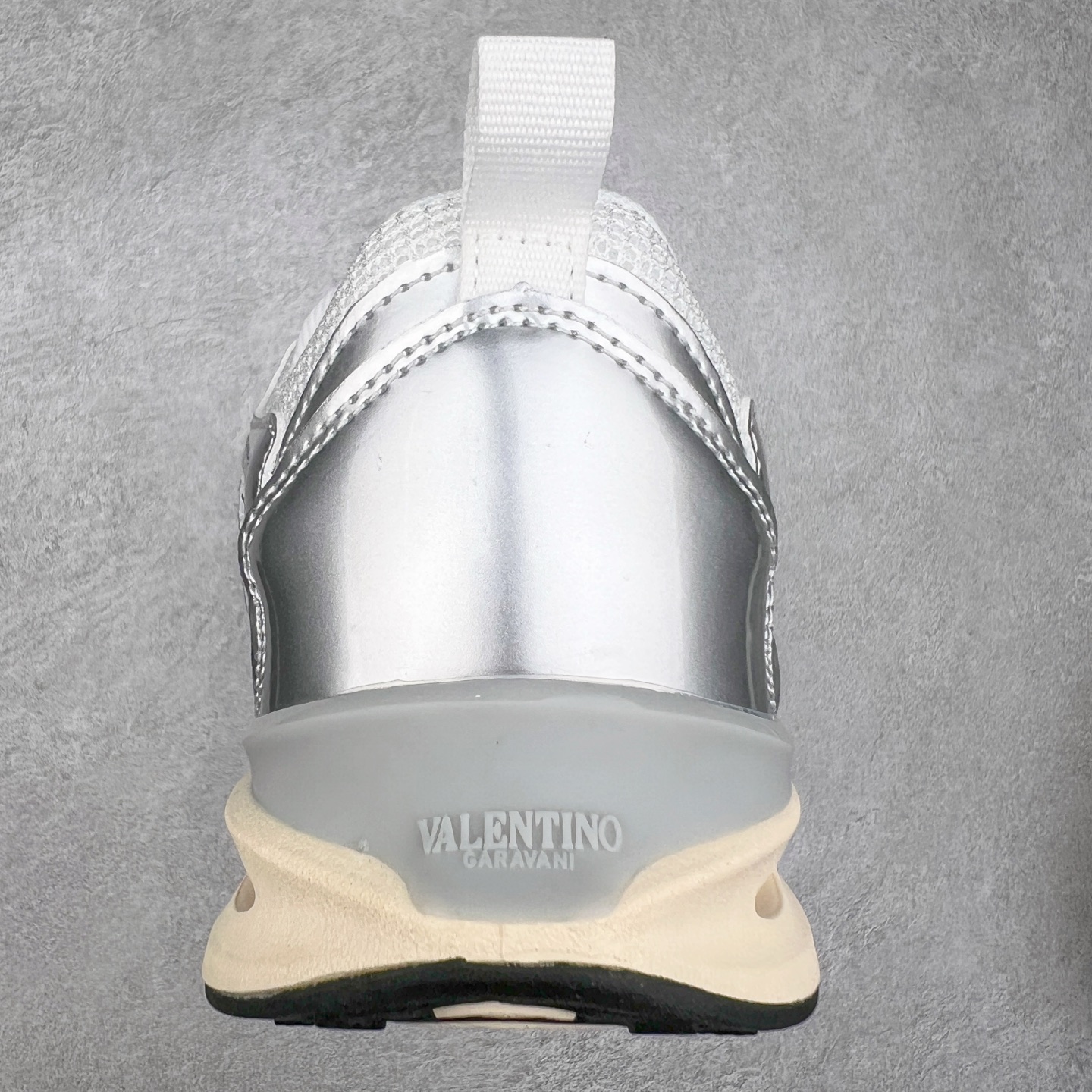 图片[8]-Valentino华伦天奴 Vlogo Easyjog 小牛皮 圆头系带 低帮 生活休闲鞋 实拍调校N版已经零色差零失真 百分百还原实物色彩所见即所得 不存在货不对板色差等低级问题 选购参考实物拍摄 不混卖不参货 只用心做好货严格选品 承诺混一赔十 尺码：36 37 38 39 40 41 42 43 44 45-选品中心