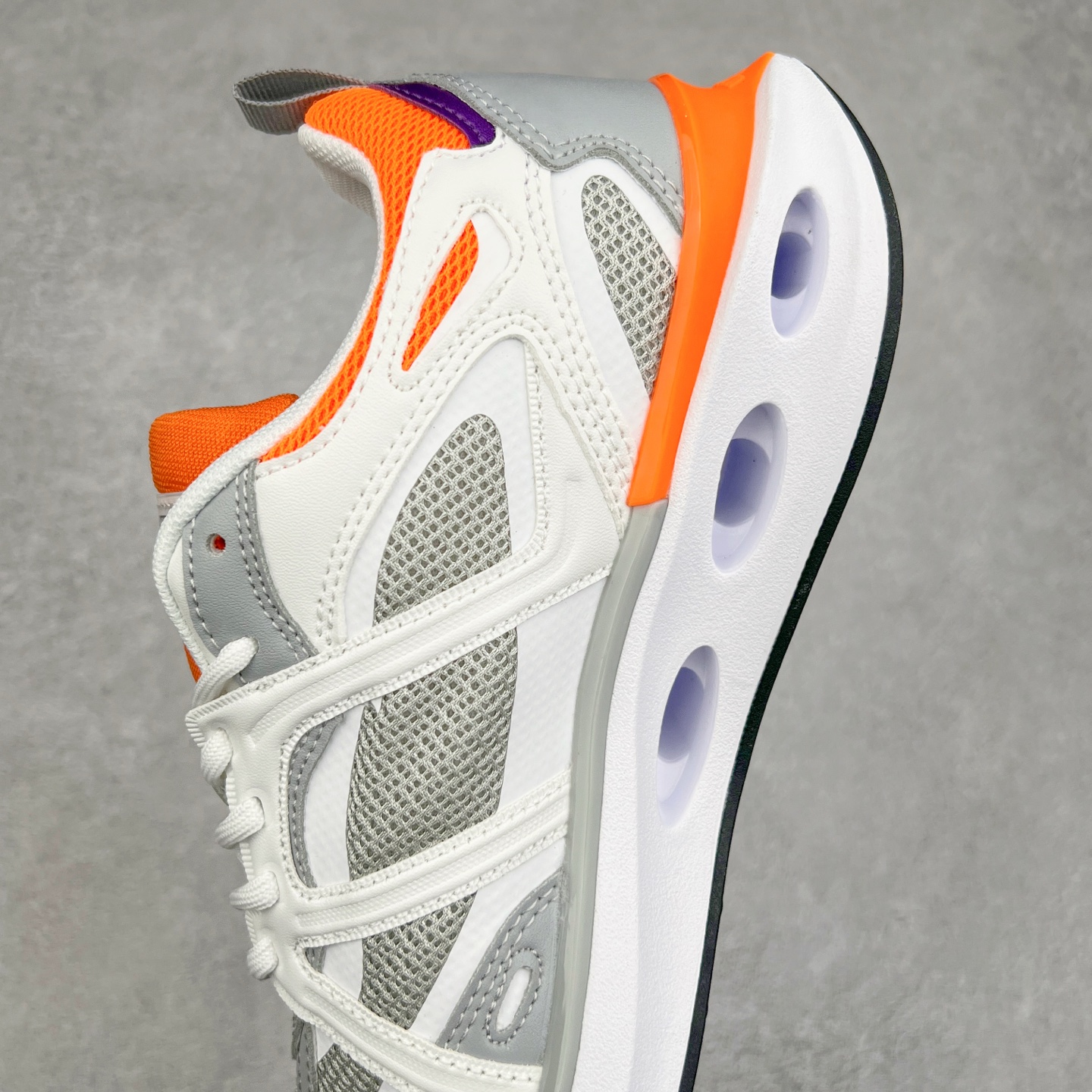 图片[7]-Valentino华伦天奴 Vlogo Easyjog 小牛皮 圆头系带 低帮 生活休闲鞋 实拍调校N版已经零色差零失真 百分百还原实物色彩所见即所得 不存在货不对板色差等低级问题 选购参考实物拍摄 不混卖不参货 只用心做好货严格选品 承诺混一赔十 尺码：36 37 38 39 40 41 42 43 44 45-选品中心