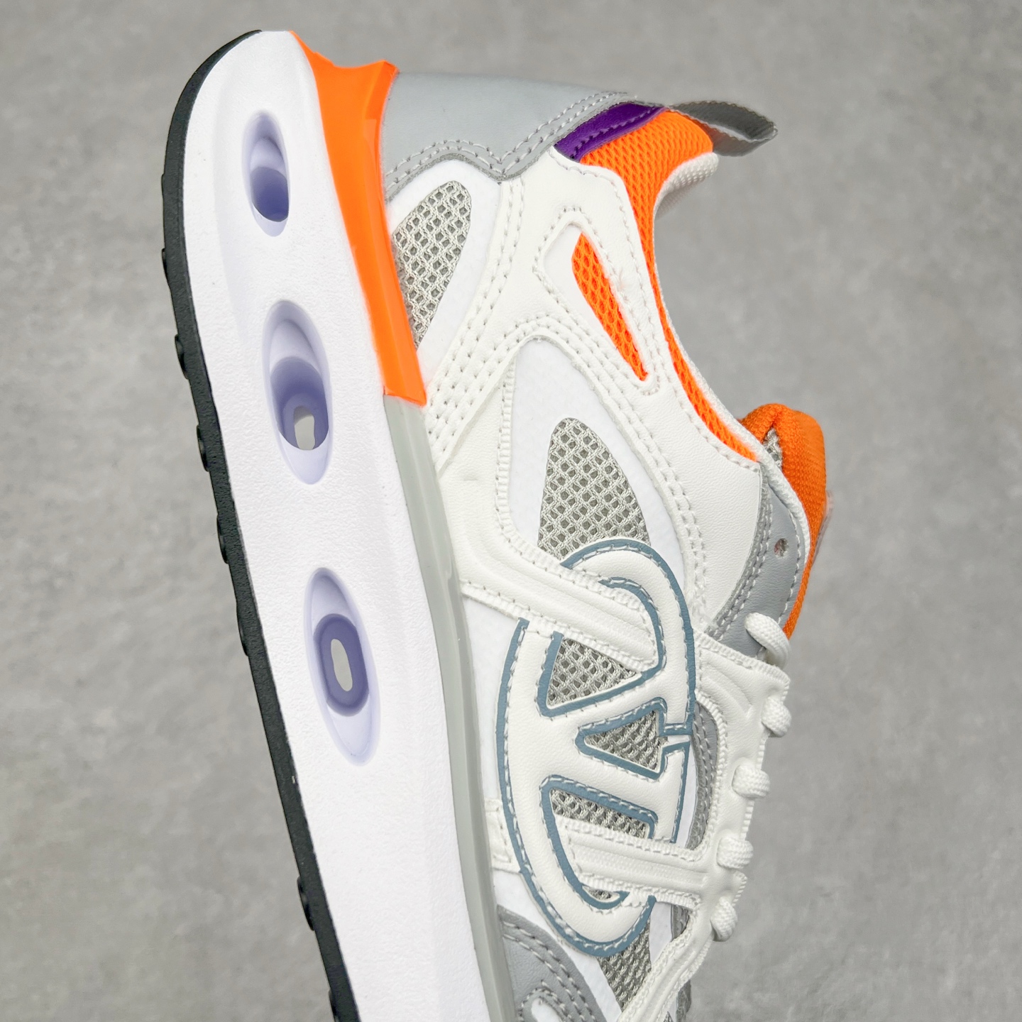 图片[6]-Valentino华伦天奴 Vlogo Easyjog 小牛皮 圆头系带 低帮 生活休闲鞋 实拍调校N版已经零色差零失真 百分百还原实物色彩所见即所得 不存在货不对板色差等低级问题 选购参考实物拍摄 不混卖不参货 只用心做好货严格选品 承诺混一赔十 尺码：36 37 38 39 40 41 42 43 44 45-选品中心