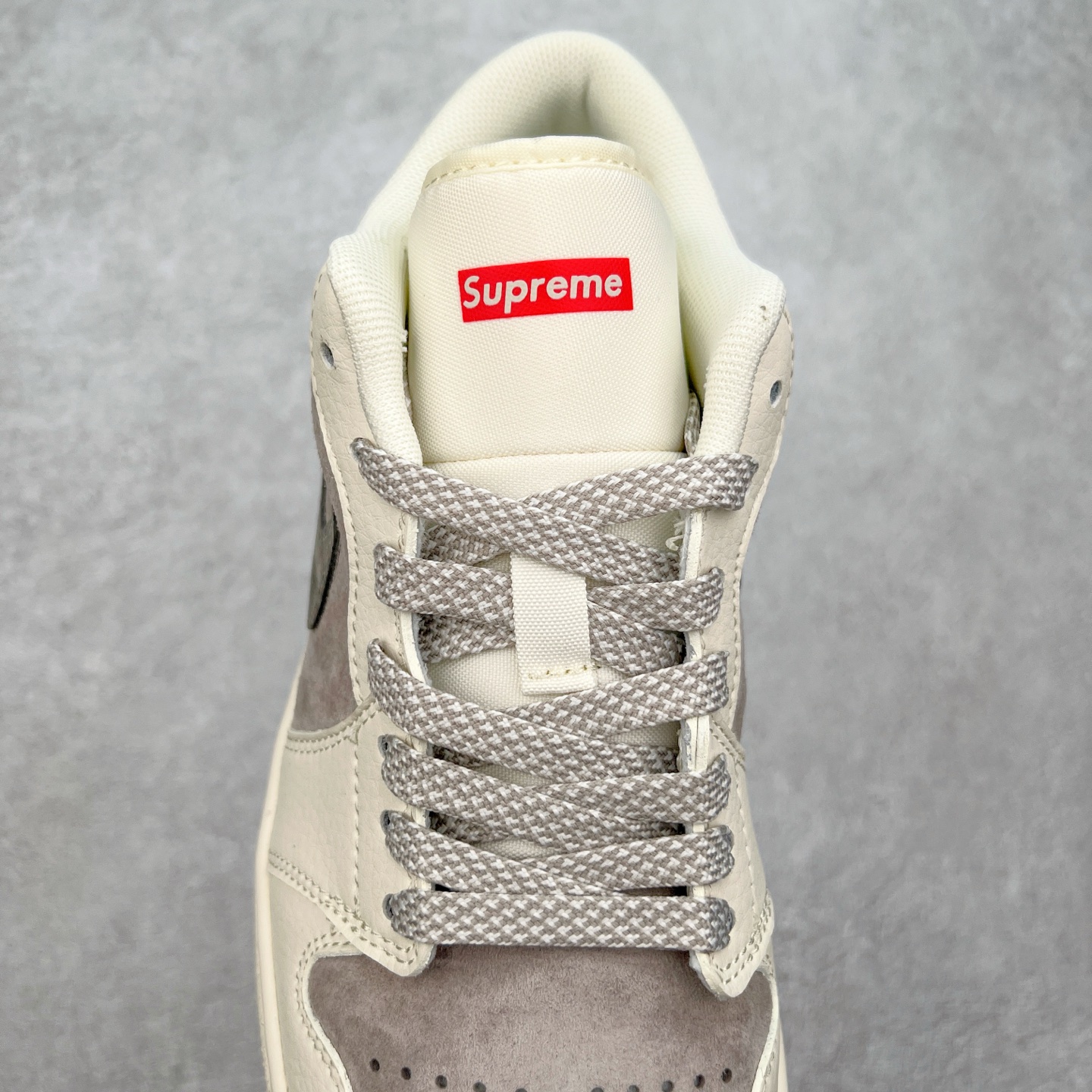 图片[5]-Air Jordan AJ1 Low 低帮定制 SJ9950-030 原厂内置气垫魔块 A模大底 头层小牛皮 鞋舌AJ原厂专用牛津布+AJ专用反口珍珠布+原厂无杂质高弹内里海棉+特殊封边弹力鞋带 尺码：36 36.5 37.5 38 38.5 39 40 40.5 41 42 42.5 43 44 44.5 45-选品中心