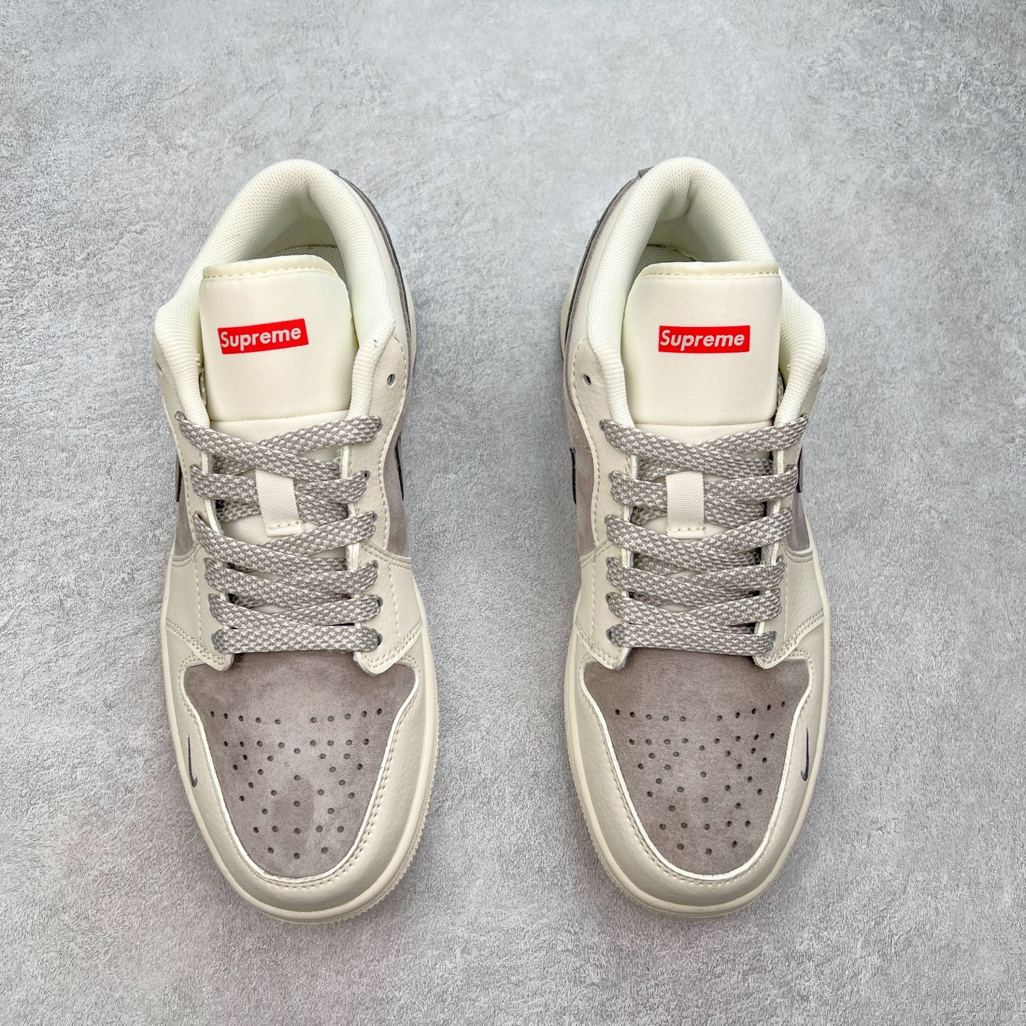 图片[2]-Air Jordan AJ1 Low 低帮定制 SJ9950-030 原厂内置气垫魔块 A模大底 头层小牛皮 鞋舌AJ原厂专用牛津布+AJ专用反口珍珠布+原厂无杂质高弹内里海棉+特殊封边弹力鞋带 尺码：36 36.5 37.5 38 38.5 39 40 40.5 41 42 42.5 43 44 44.5 45-选品中心