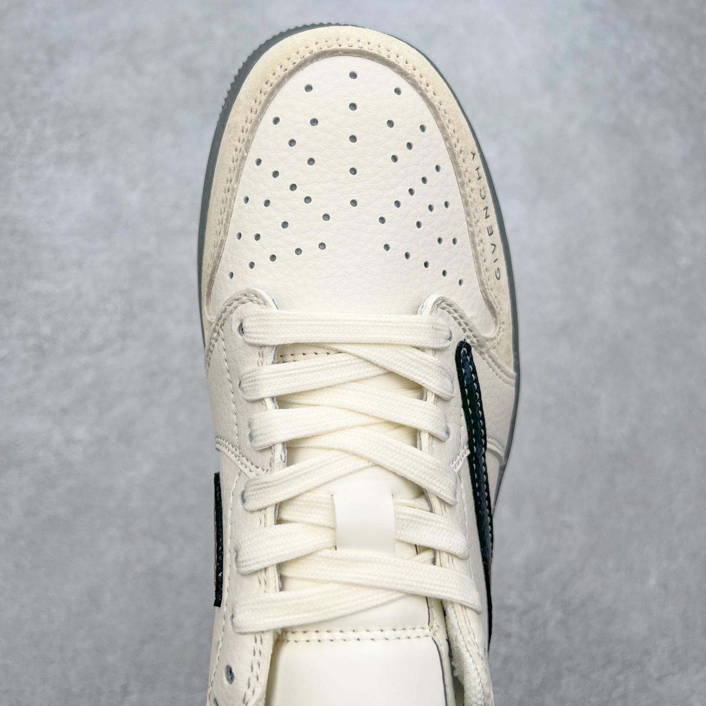 图片[4]-TS x Air Jordan AJ1 Low 倒钩低帮联名定制配色 CF3688-030 原厂内置气垫魔块 A模大底 头层小牛皮 鞋舌AJ原厂专用牛津布+AJ专用反口珍珠布+原厂无杂质高弹内里海棉+特殊封边弹力鞋带 实拍调校N版已经零色差零失真 百分百还原实物色彩所见即所得 不存在货不对板色差等低级问题 选购参考实物拍摄 不混卖不参货 只用心做好货严格选品 承诺混一赔十 尺码：36 36.5 37.5 38 38.5 39 40 40.5 41 42 42.5 43 44 44.5 45-选品中心