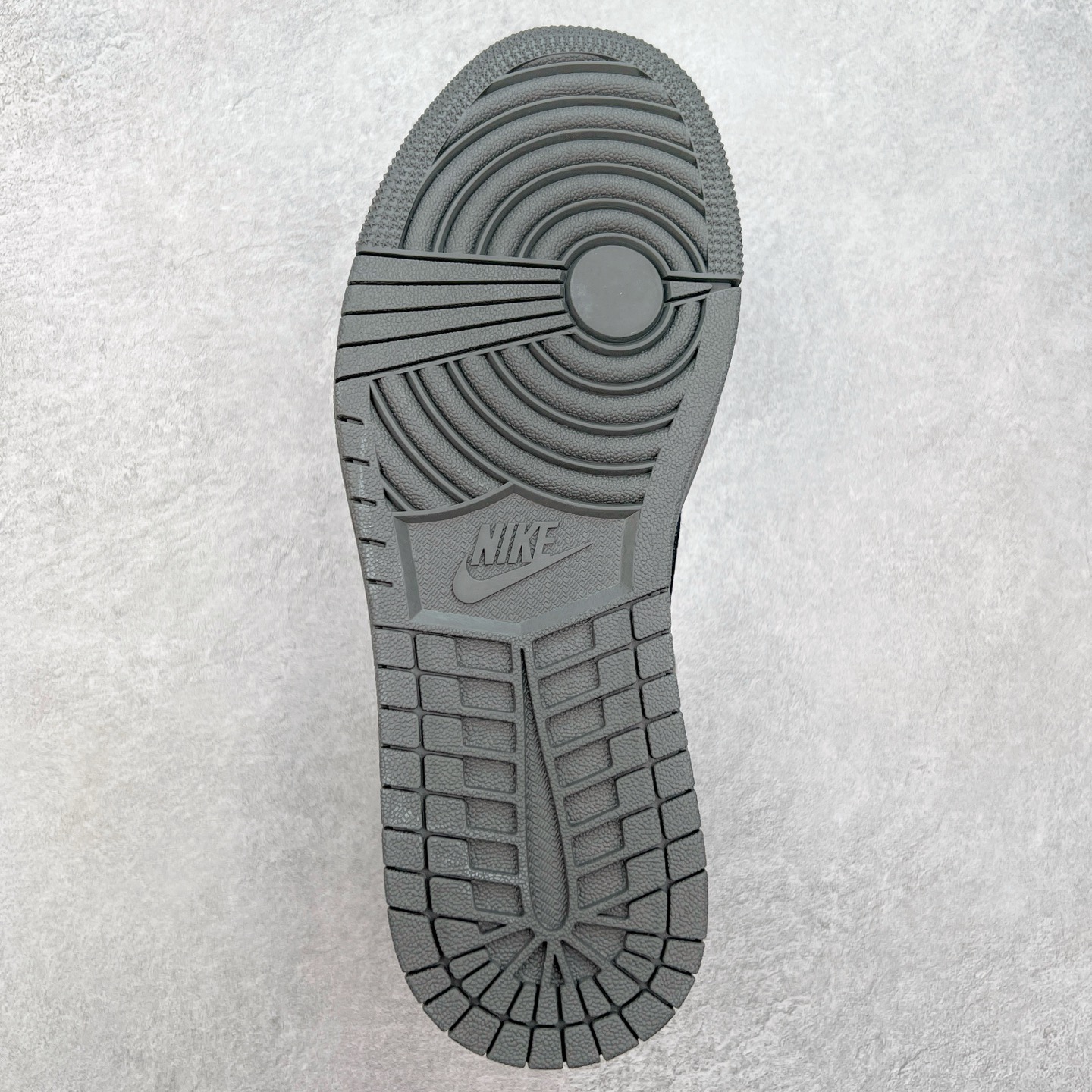 图片[9]-TS x Air Jordan AJ1 Low 倒钩低帮联名定制配色 CF3688-030 原厂内置气垫魔块 A模大底 头层小牛皮 鞋舌AJ原厂专用牛津布+AJ专用反口珍珠布+原厂无杂质高弹内里海棉+特殊封边弹力鞋带 实拍调校N版已经零色差零失真 百分百还原实物色彩所见即所得 不存在货不对板色差等低级问题 选购参考实物拍摄 不混卖不参货 只用心做好货严格选品 承诺混一赔十 尺码：36 36.5 37.5 38 38.5 39 40 40.5 41 42 42.5 43 44 44.5 45-选品中心