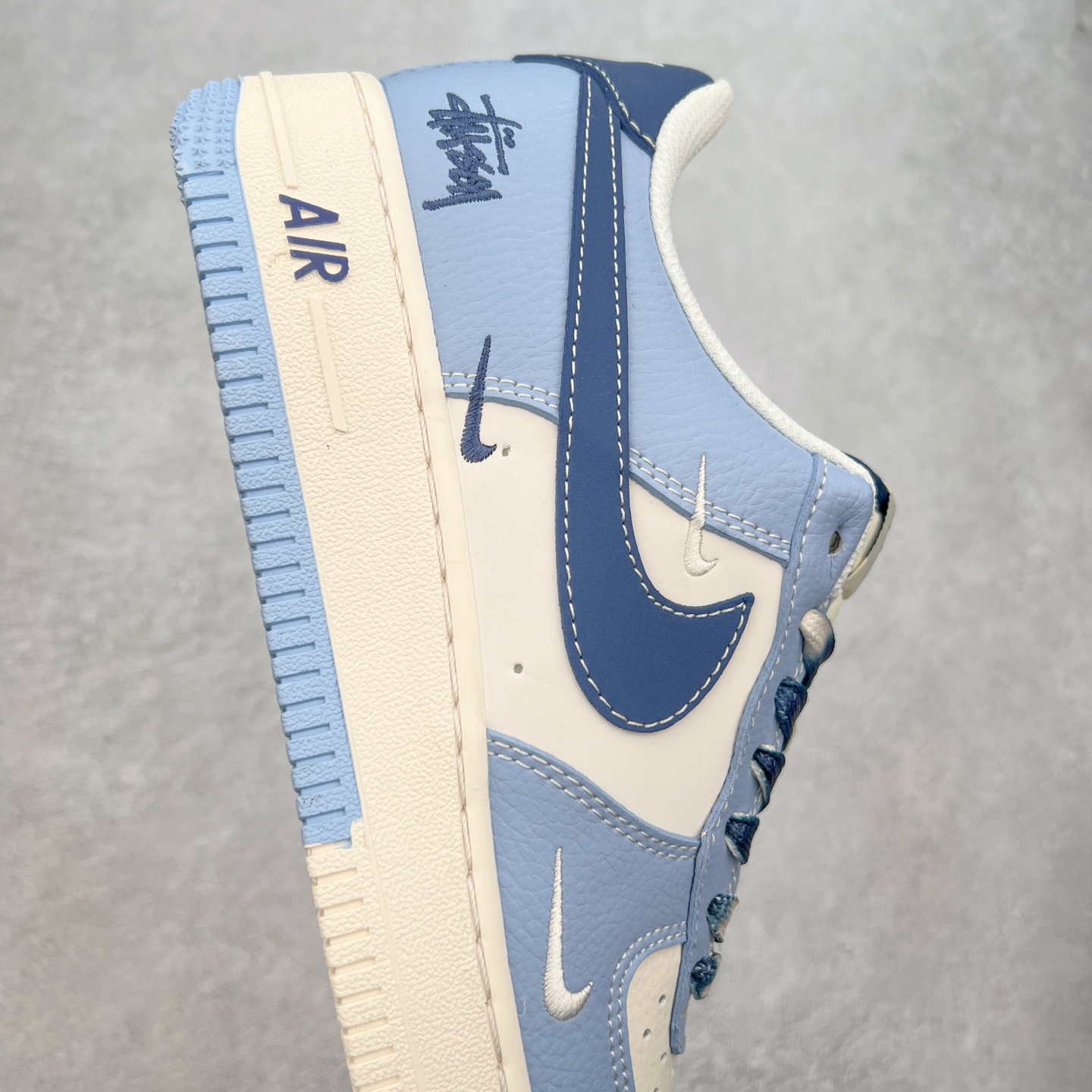 图片[6]-NK Air Force 1´07 Low 空军一号低帮百搭休闲运动板鞋 XS1958-516 柔软、弹性十足的缓震性能和出色的中底设计 横跨复古与现代的外型结合 造就出风靡全球 三十多年的Force 1 直到今天还深受青睐 实拍调校N版已经零色差零失真 百分百还原实物色彩所见即所得 不存在货不对板色差等低级问题 选购参考实物拍摄 不混卖不参货 只用心做好货严格选品 承诺混一赔十 尺码：36 36.5 37.5 38 38.5 39 40 40.5 41 42 42.5 43 44 44.5 45-选品中心