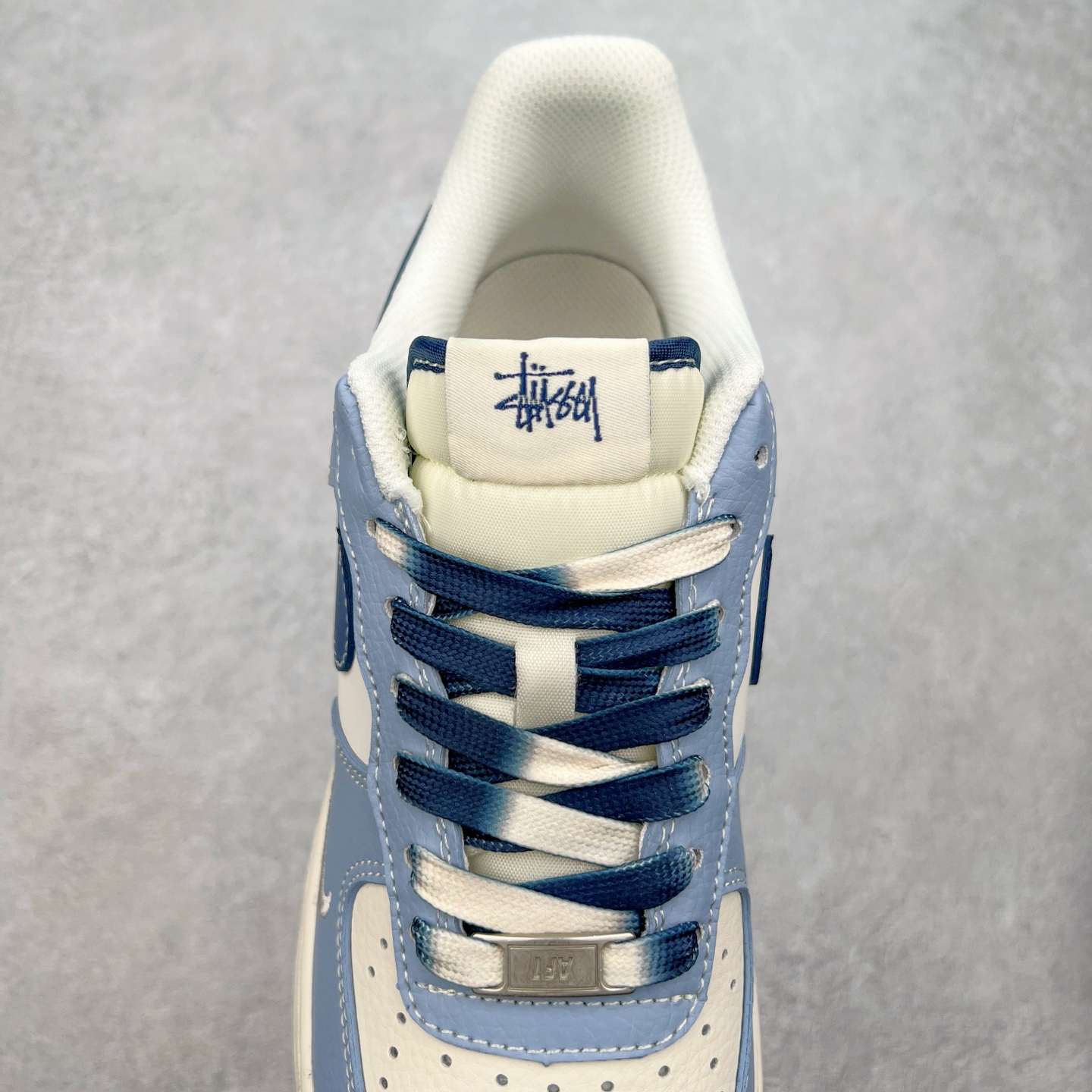 图片[5]-NK Air Force 1´07 Low 空军一号低帮百搭休闲运动板鞋 XS1958-516 柔软、弹性十足的缓震性能和出色的中底设计 横跨复古与现代的外型结合 造就出风靡全球 三十多年的Force 1 直到今天还深受青睐 实拍调校N版已经零色差零失真 百分百还原实物色彩所见即所得 不存在货不对板色差等低级问题 选购参考实物拍摄 不混卖不参货 只用心做好货严格选品 承诺混一赔十 尺码：36 36.5 37.5 38 38.5 39 40 40.5 41 42 42.5 43 44 44.5 45-选品中心