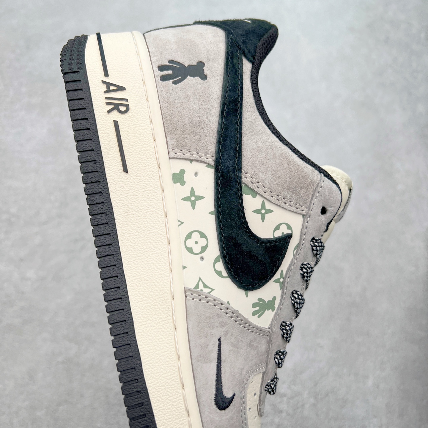 图片[6]-NK Air Force 1´07 Low 空军一号低帮百搭休闲运动板鞋 SJ9188-002 柔软、弹性十足的缓震性能和出色的中底设计 横跨复古与现代的外型结合 造就出风靡全球 三十多年的Force 1 直到今天还深受青睐 实拍调校N版已经零色差零失真 百分百还原实物色彩所见即所得 不存在货不对板色差等低级问题 选购参考实物拍摄 不混卖不参货 只用心做好货严格选品 承诺混一赔十 尺码：36 36.5 37.5 38 38.5 39 40 40.5 41 42 42.5 43 44 44.5 45-选品中心