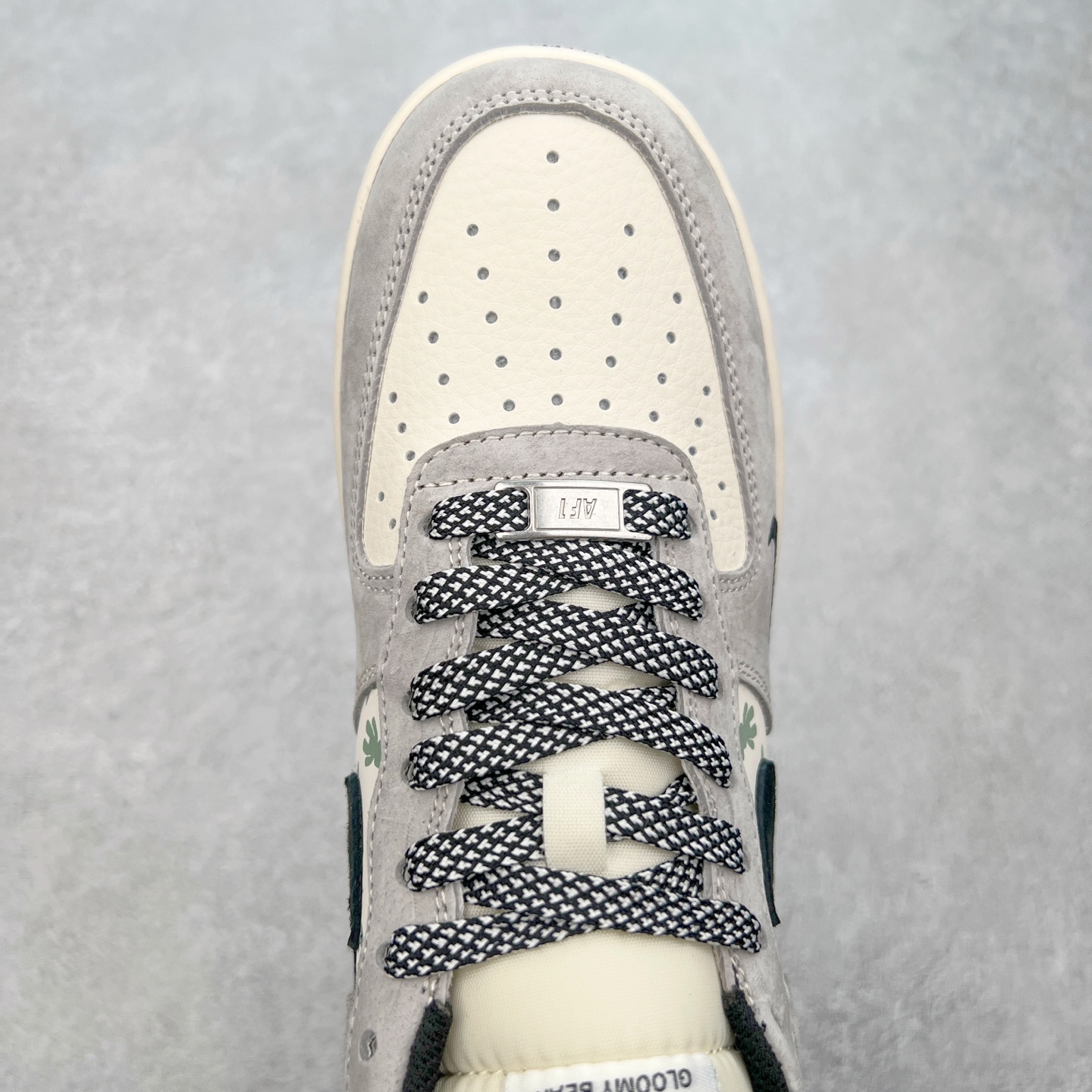 图片[4]-NK Air Force 1´07 Low 空军一号低帮百搭休闲运动板鞋 SJ9188-002 柔软、弹性十足的缓震性能和出色的中底设计 横跨复古与现代的外型结合 造就出风靡全球 三十多年的Force 1 直到今天还深受青睐 实拍调校N版已经零色差零失真 百分百还原实物色彩所见即所得 不存在货不对板色差等低级问题 选购参考实物拍摄 不混卖不参货 只用心做好货严格选品 承诺混一赔十 尺码：36 36.5 37.5 38 38.5 39 40 40.5 41 42 42.5 43 44 44.5 45-选品中心