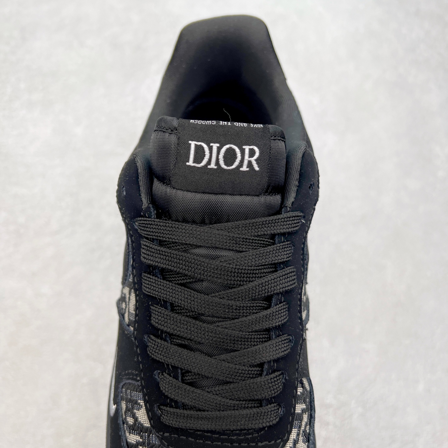 图片[5]-NK Air Force 1´07 Low 空军一号低帮百搭休闲运动板鞋 KK1988-058 柔软、弹性十足的缓震性能和出色的中底设计 横跨复古与现代的外型结合 造就出风靡全球 三十多年的Force 1 直到今天还深受青睐 实拍调校N版已经零色差零失真 百分百还原实物色彩所见即所得 不存在货不对板色差等低级问题 选购参考实物拍摄 不混卖不参货 只用心做好货严格选品 承诺混一赔十 尺码：36 36.5 37.5 38 38.5 39 40 40.5 41 42 42.5 43 44 44.5 45-选品中心