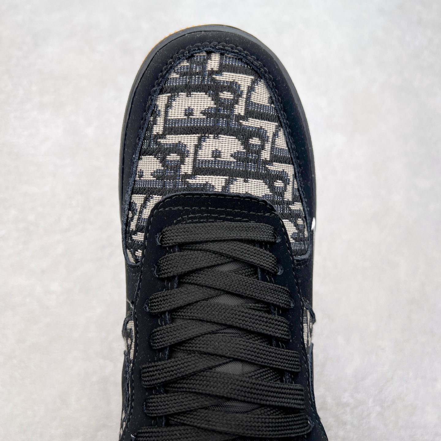 图片[4]-NK Air Force 1´07 Low 空军一号低帮百搭休闲运动板鞋 KK1988-058 柔软、弹性十足的缓震性能和出色的中底设计 横跨复古与现代的外型结合 造就出风靡全球 三十多年的Force 1 直到今天还深受青睐 实拍调校N版已经零色差零失真 百分百还原实物色彩所见即所得 不存在货不对板色差等低级问题 选购参考实物拍摄 不混卖不参货 只用心做好货严格选品 承诺混一赔十 尺码：36 36.5 37.5 38 38.5 39 40 40.5 41 42 42.5 43 44 44.5 45-选品中心