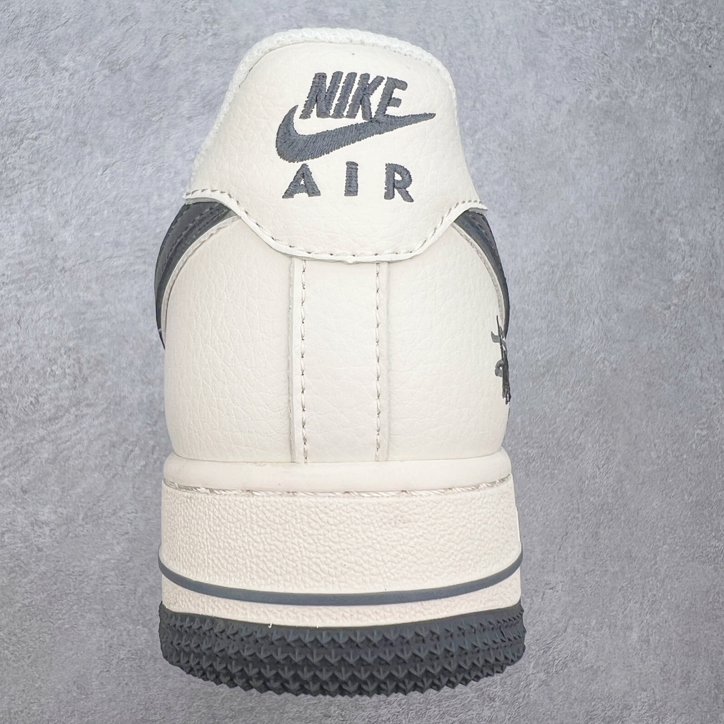 图片[8]-NK Air Force 1´07 Low 空军一号低帮百搭休闲运动板鞋 XZ3328-536 柔软、弹性十足的缓震性能和出色的中底设计 横跨复古与现代的外型结合 造就出风靡全球 三十多年的Force 1 直到今天还深受青睐 实拍调校N版已经零色差零失真 百分百还原实物色彩所见即所得 不存在货不对板色差等低级问题 选购参考实物拍摄 不混卖不参货 只用心做好货严格选品 承诺混一赔十 尺码：36 36.5 37.5 38 38.5 39 40 40.5 41 42 42.5 43 44 44.5 45-选品中心