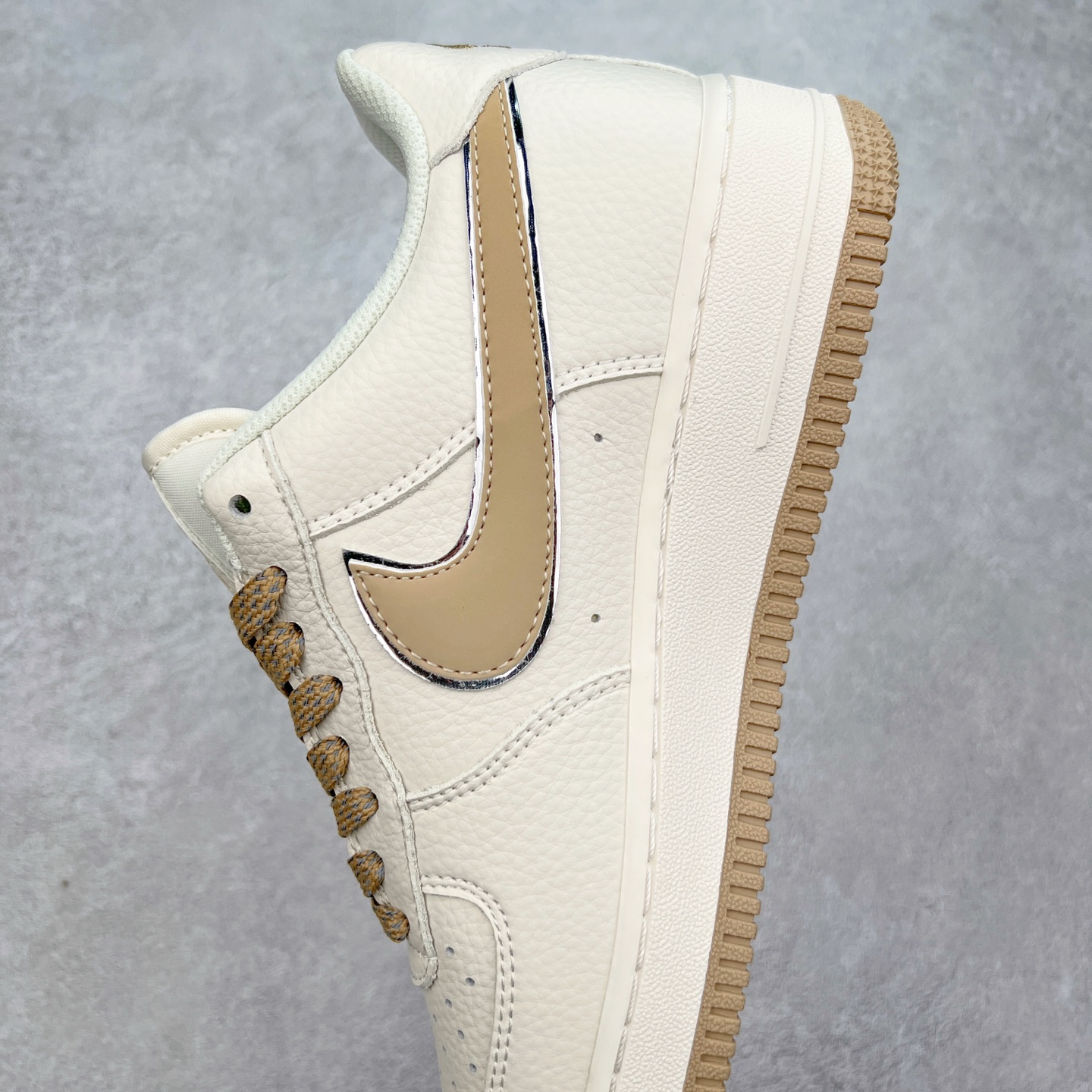 图片[7]-NK Air Force 1´07 Low 空军一号低帮百搭休闲运动板鞋 CU1836-965 柔软、弹性十足的缓震性能和出色的中底设计 横跨复古与现代的外型结合 造就出风靡全球 三十多年的Force 1 直到今天还深受青睐 实拍调校N版已经零色差零失真 百分百还原实物色彩所见即所得 不存在货不对板色差等低级问题 选购参考实物拍摄 不混卖不参货 只用心做好货严格选品 承诺混一赔十 尺码：36 36.5 37.5 38 38.5 39 40 40.5 41 42 42.5 43 44 44.5 45-选品中心