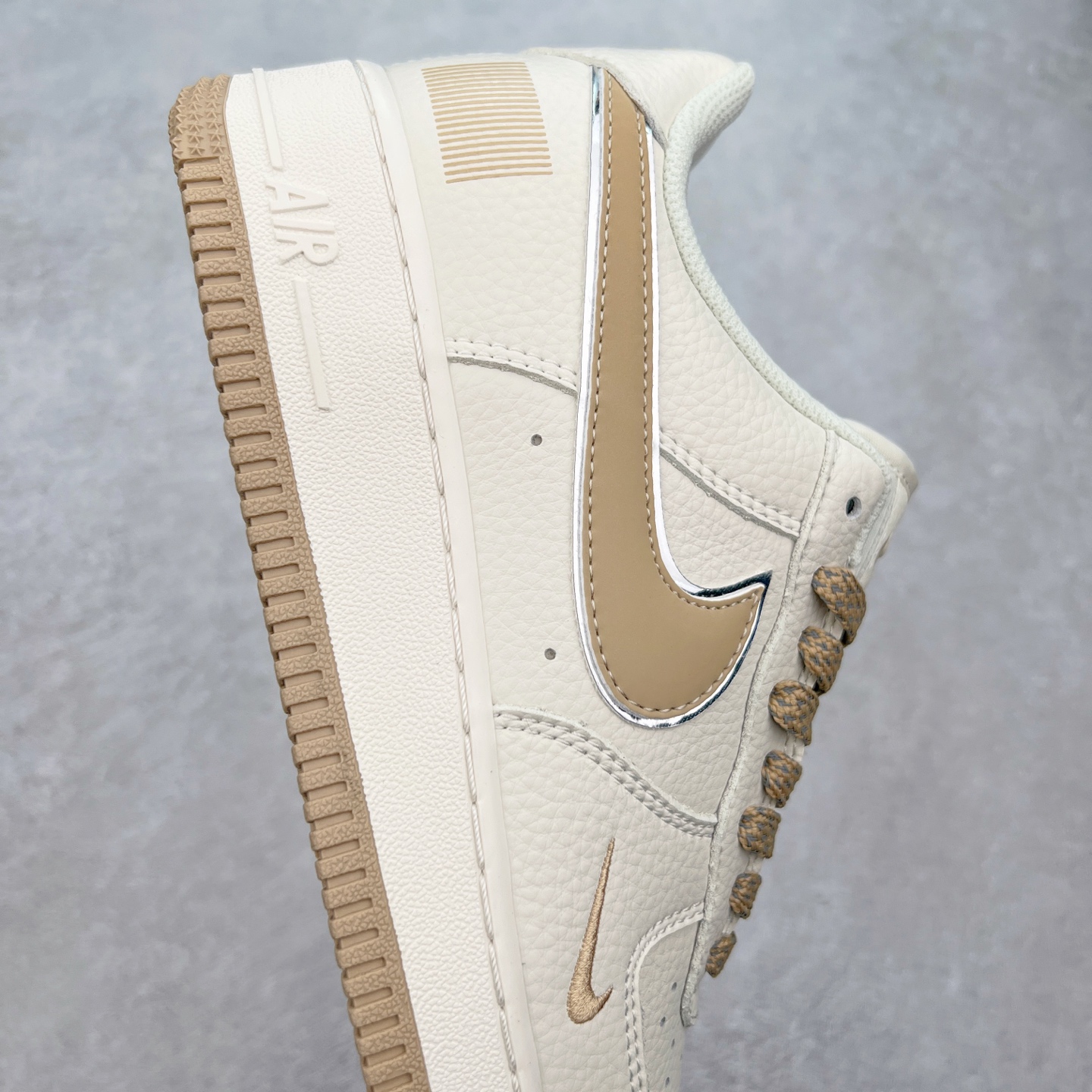 图片[6]-NK Air Force 1´07 Low 空军一号低帮百搭休闲运动板鞋 CU1836-965 柔软、弹性十足的缓震性能和出色的中底设计 横跨复古与现代的外型结合 造就出风靡全球 三十多年的Force 1 直到今天还深受青睐 实拍调校N版已经零色差零失真 百分百还原实物色彩所见即所得 不存在货不对板色差等低级问题 选购参考实物拍摄 不混卖不参货 只用心做好货严格选品 承诺混一赔十 尺码：36 36.5 37.5 38 38.5 39 40 40.5 41 42 42.5 43 44 44.5 45-选品中心