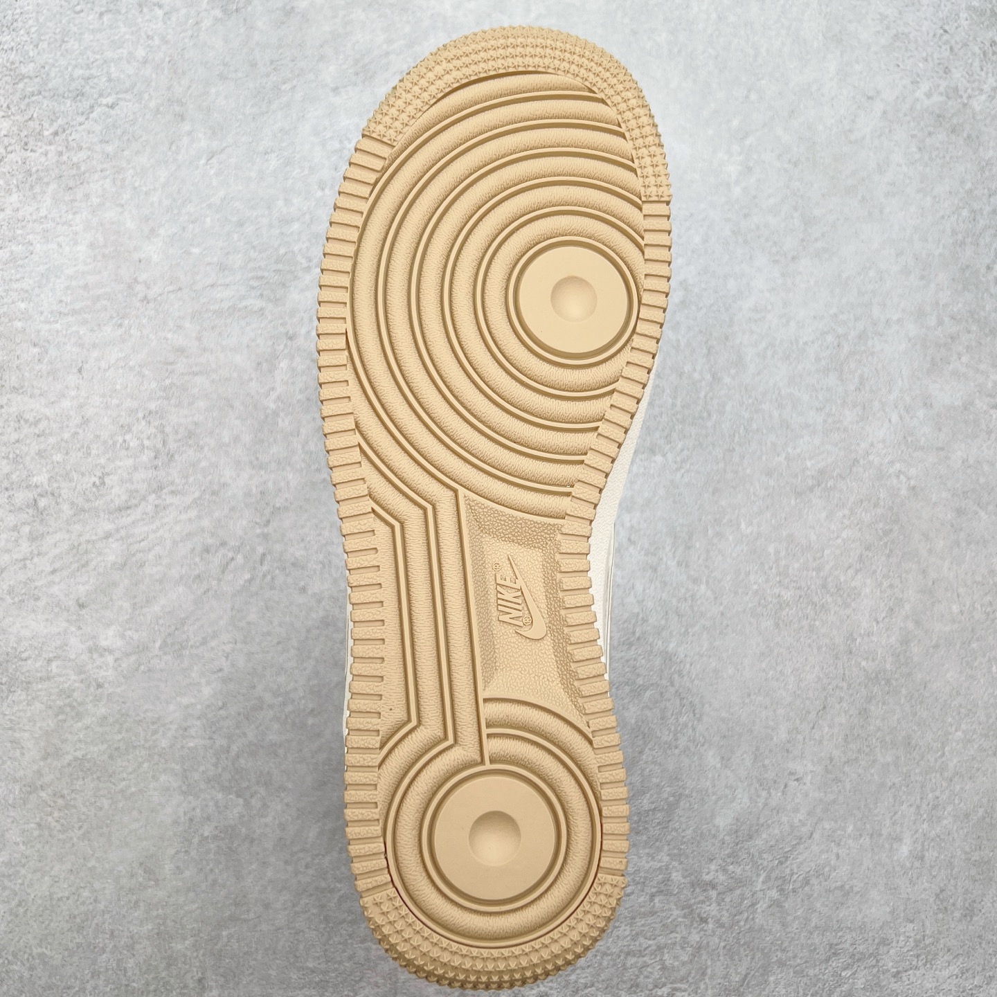 图片[9]-NK Air Force 1´07 Low 空军一号低帮百搭休闲运动板鞋 CU1836-965 柔软、弹性十足的缓震性能和出色的中底设计 横跨复古与现代的外型结合 造就出风靡全球 三十多年的Force 1 直到今天还深受青睐 实拍调校N版已经零色差零失真 百分百还原实物色彩所见即所得 不存在货不对板色差等低级问题 选购参考实物拍摄 不混卖不参货 只用心做好货严格选品 承诺混一赔十 尺码：36 36.5 37.5 38 38.5 39 40 40.5 41 42 42.5 43 44 44.5 45-选品中心