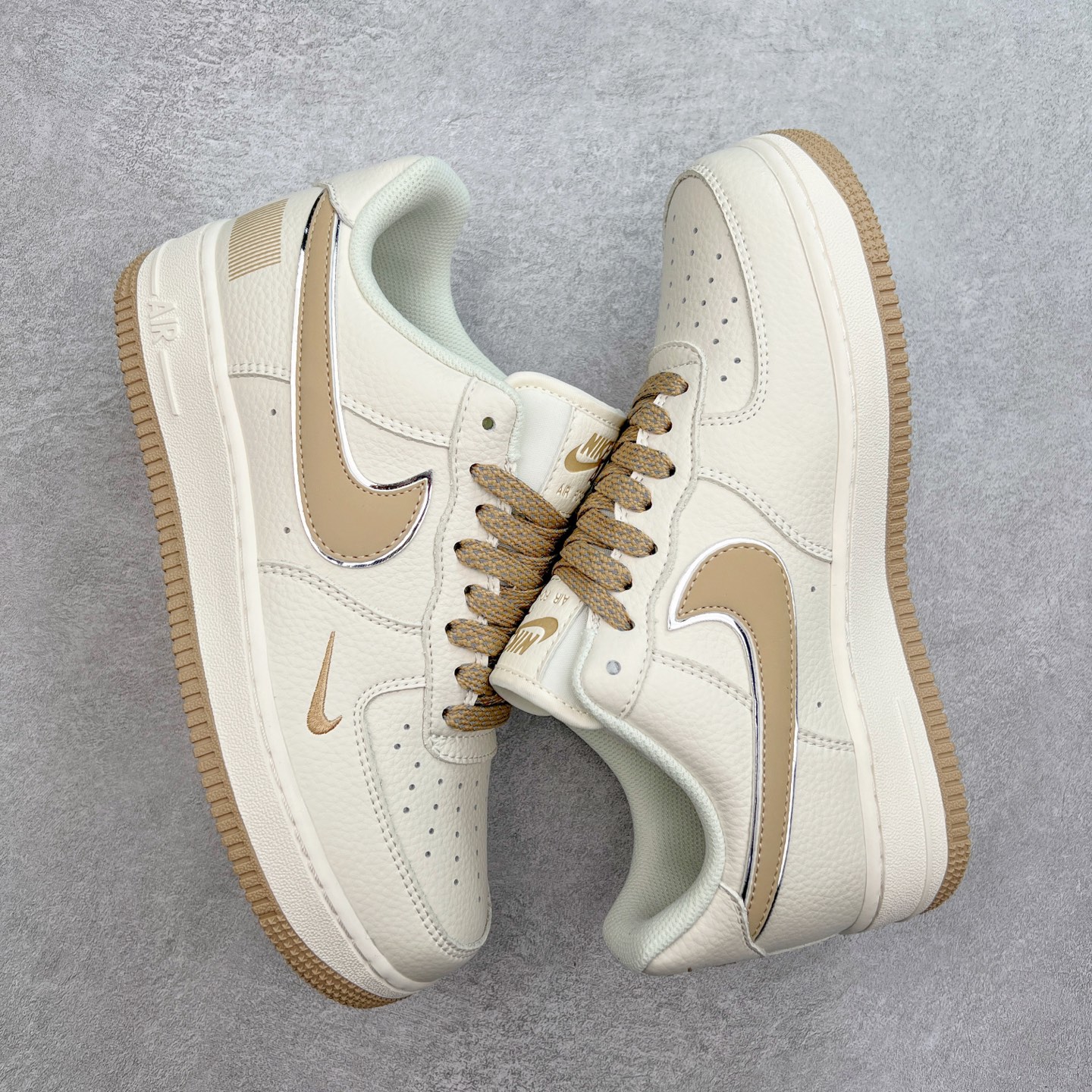 图片[3]-NK Air Force 1´07 Low 空军一号低帮百搭休闲运动板鞋 CU1836-965 柔软、弹性十足的缓震性能和出色的中底设计 横跨复古与现代的外型结合 造就出风靡全球 三十多年的Force 1 直到今天还深受青睐 实拍调校N版已经零色差零失真 百分百还原实物色彩所见即所得 不存在货不对板色差等低级问题 选购参考实物拍摄 不混卖不参货 只用心做好货严格选品 承诺混一赔十 尺码：36 36.5 37.5 38 38.5 39 40 40.5 41 42 42.5 43 44 44.5 45-选品中心