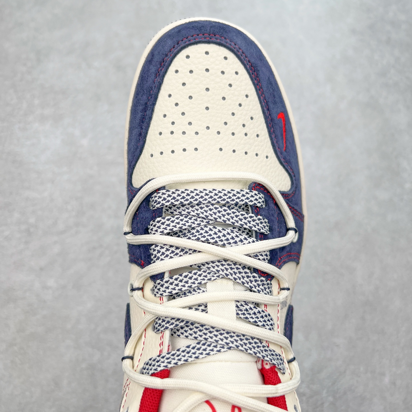 图片[4]-TS x Air Jordan AJ1 Low 倒钩低帮联名定制配色 SJ9950-051 原厂内置气垫魔块 A模大底 头层小牛皮 鞋舌AJ原厂专用牛津布+AJ专用反口珍珠布+原厂无杂质高弹内里海棉+特殊封边弹力鞋带 实拍调校N版已经零色差零失真 百分百还原实物色彩所见即所得 不存在货不对板色差等低级问题 选购参考实物拍摄 不混卖不参货 只用心做好货严格选品 承诺混一赔十 尺码：36 36.5 37.5 38 38.5 39 40 40.5 41 42 42.5 43 44 44.5 45-选品中心