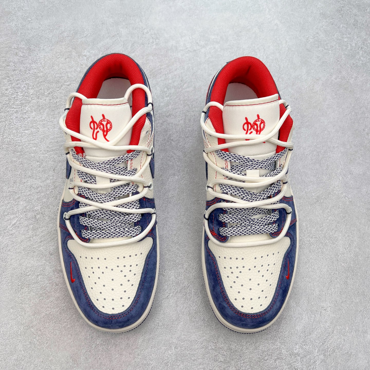 图片[2]-TS x Air Jordan AJ1 Low 倒钩低帮联名定制配色 SJ9950-051 原厂内置气垫魔块 A模大底 头层小牛皮 鞋舌AJ原厂专用牛津布+AJ专用反口珍珠布+原厂无杂质高弹内里海棉+特殊封边弹力鞋带 实拍调校N版已经零色差零失真 百分百还原实物色彩所见即所得 不存在货不对板色差等低级问题 选购参考实物拍摄 不混卖不参货 只用心做好货严格选品 承诺混一赔十 尺码：36 36.5 37.5 38 38.5 39 40 40.5 41 42 42.5 43 44 44.5 45-选品中心