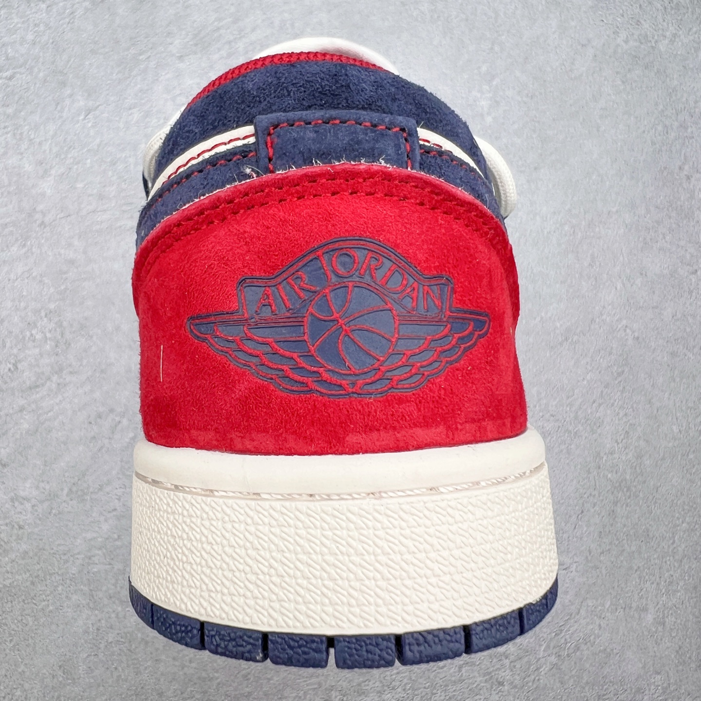 图片[8]-TS x Air Jordan AJ1 Low 倒钩低帮联名定制配色 SJ9950-051 原厂内置气垫魔块 A模大底 头层小牛皮 鞋舌AJ原厂专用牛津布+AJ专用反口珍珠布+原厂无杂质高弹内里海棉+特殊封边弹力鞋带 实拍调校N版已经零色差零失真 百分百还原实物色彩所见即所得 不存在货不对板色差等低级问题 选购参考实物拍摄 不混卖不参货 只用心做好货严格选品 承诺混一赔十 尺码：36 36.5 37.5 38 38.5 39 40 40.5 41 42 42.5 43 44 44.5 45-选品中心