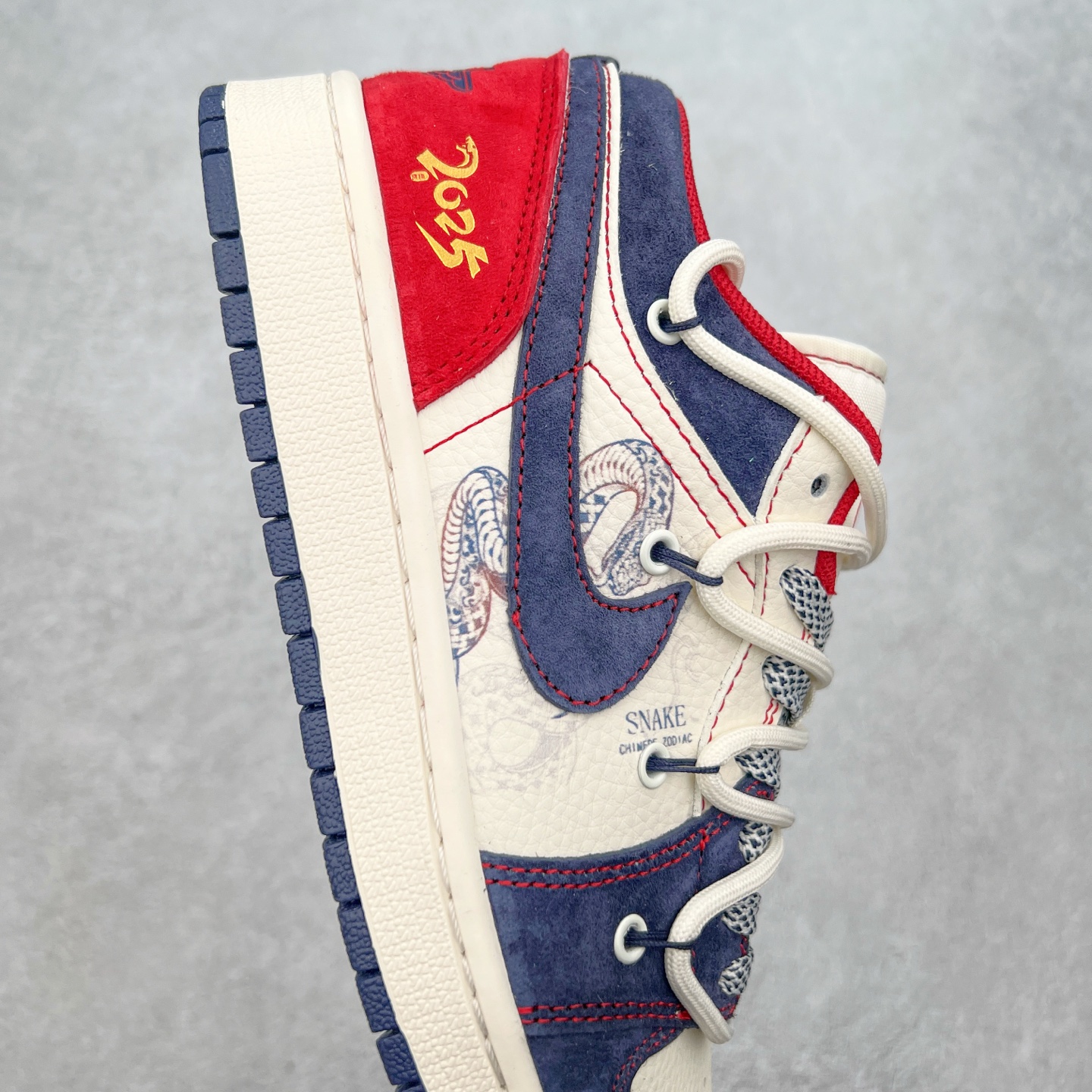 图片[6]-TS x Air Jordan AJ1 Low 倒钩低帮联名定制配色 SJ9950-051 原厂内置气垫魔块 A模大底 头层小牛皮 鞋舌AJ原厂专用牛津布+AJ专用反口珍珠布+原厂无杂质高弹内里海棉+特殊封边弹力鞋带 实拍调校N版已经零色差零失真 百分百还原实物色彩所见即所得 不存在货不对板色差等低级问题 选购参考实物拍摄 不混卖不参货 只用心做好货严格选品 承诺混一赔十 尺码：36 36.5 37.5 38 38.5 39 40 40.5 41 42 42.5 43 44 44.5 45-选品中心