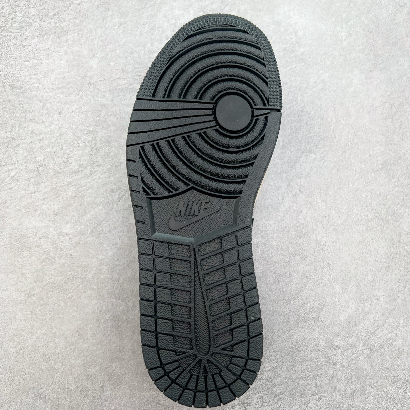 图片[9]-Air Jordan AJ1 Low 低帮定制 SJ9950-042 原厂内置气垫魔块 A模大底 头层小牛皮 鞋舌AJ原厂专用牛津布+AJ专用反口珍珠布+原厂无杂质高弹内里海棉+特殊封边弹力鞋带 尺码：36 36.5 37.5 38 38.5 39 40 40.5 41 42 42.5 43 44 44.5 45-选品中心