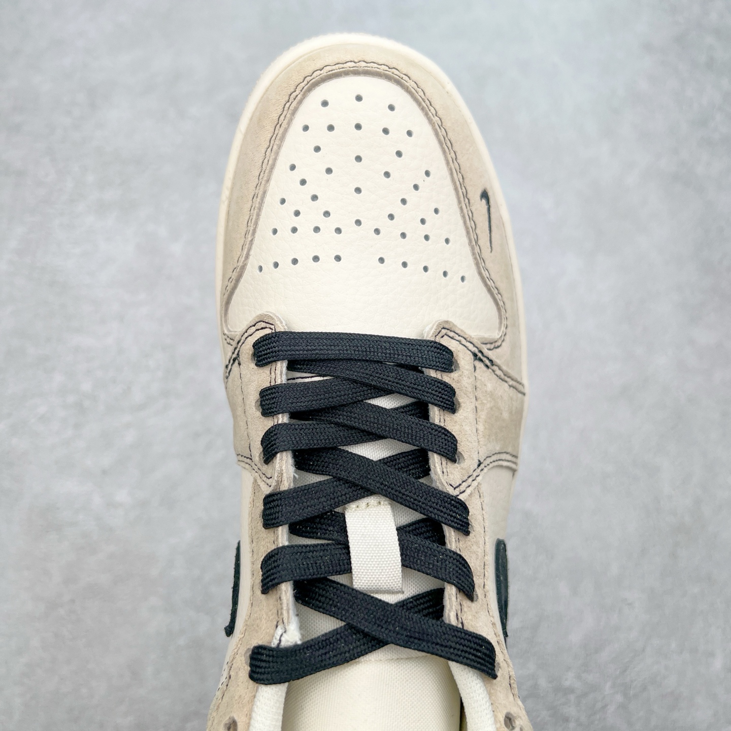 图片[4]-Air Jordan AJ1 Low 低帮定制 SJ9950-028 原厂内置气垫魔块 A模大底 头层小牛皮 鞋舌AJ原厂专用牛津布+AJ专用反口珍珠布+原厂无杂质高弹内里海棉+特殊封边弹力鞋带 尺码：36 36.5 37.5 38 38.5 39 40 40.5 41 42 42.5 43 44 44.5 45-选品中心