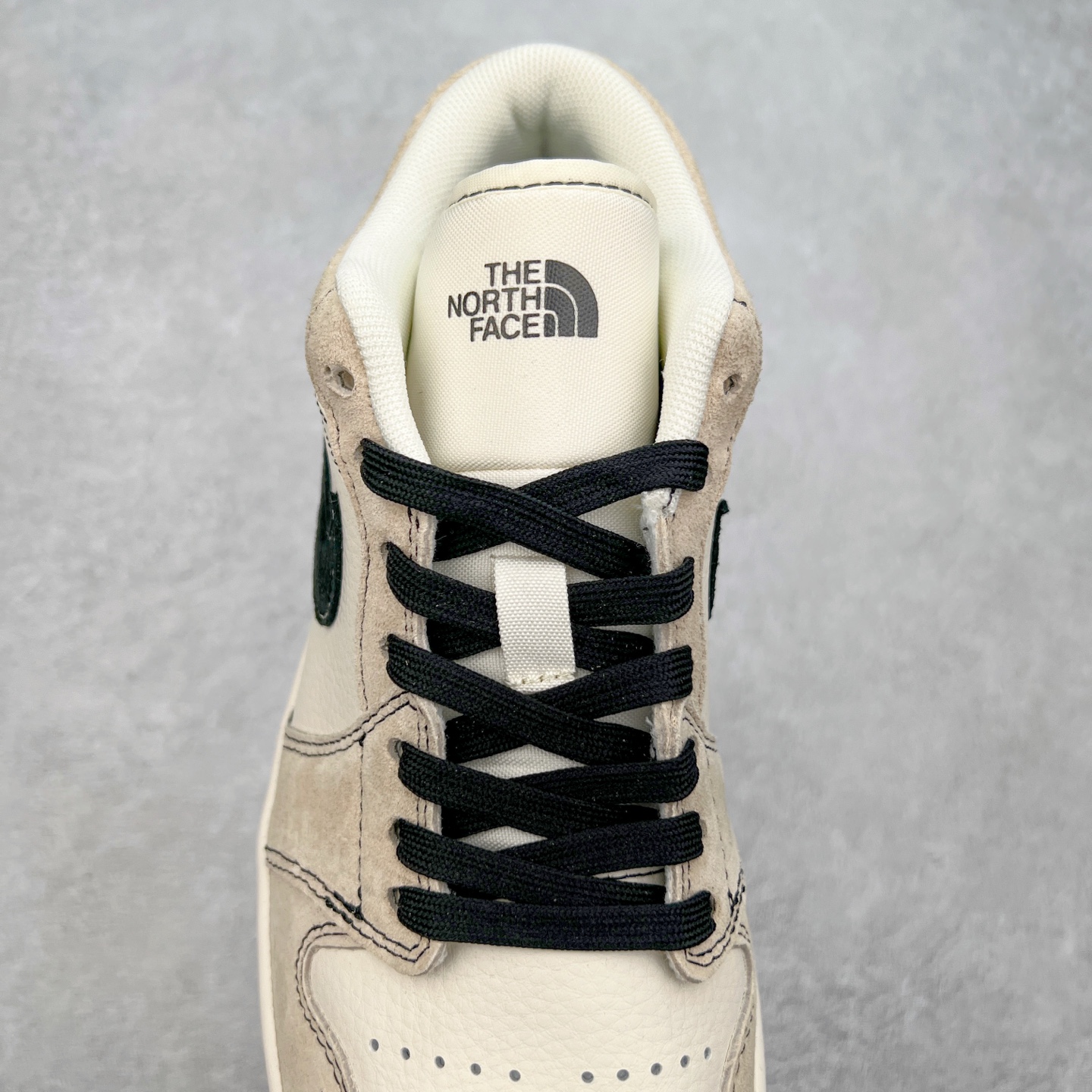 图片[5]-Air Jordan AJ1 Low 低帮定制 SJ9950-028 原厂内置气垫魔块 A模大底 头层小牛皮 鞋舌AJ原厂专用牛津布+AJ专用反口珍珠布+原厂无杂质高弹内里海棉+特殊封边弹力鞋带 尺码：36 36.5 37.5 38 38.5 39 40 40.5 41 42 42.5 43 44 44.5 45-选品中心