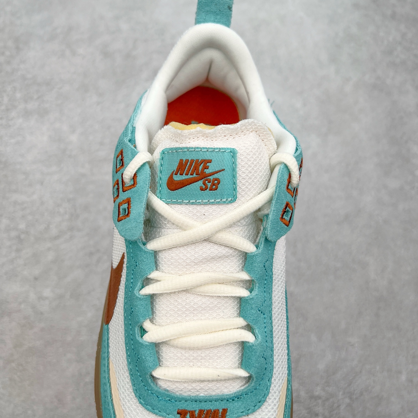 图片[5]-NK SB Day One 低帮休闲板鞋 FN4210-301 鞋款搭载Air Zoom缓震气垫，采用包边结构工艺轻盈柔韧，缔造非凡触板感。织物材料，舒适出众 翻毛皮覆面经久耐穿，塑就挚爱踢板体验。尺码：35.5 36 36.5 37.5 38 38.5 39 40 40.5 41 42 42.5 43 44 44.5 45-选品中心