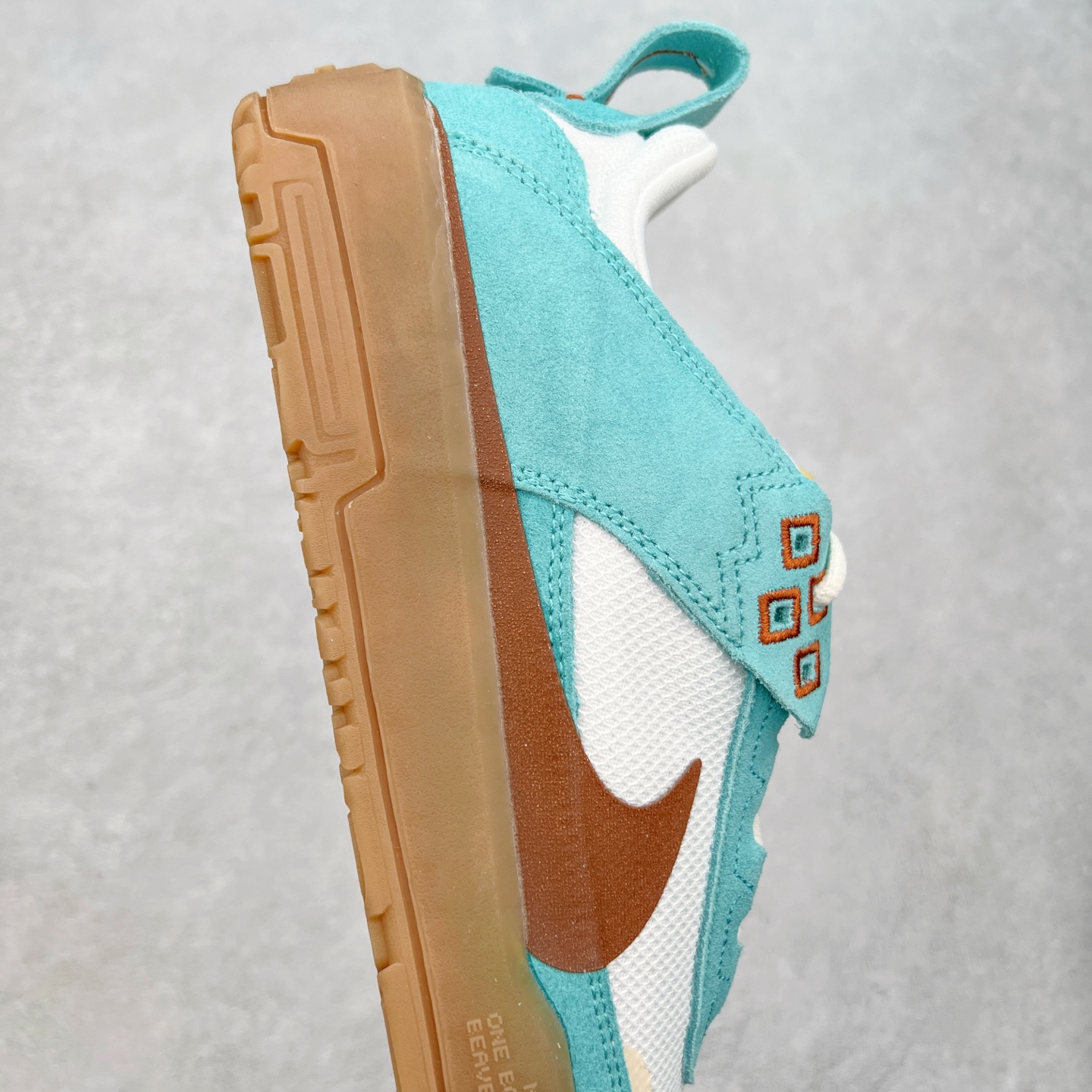 图片[6]-NK SB Day One 低帮休闲板鞋 FN4210-301 鞋款搭载Air Zoom缓震气垫，采用包边结构工艺轻盈柔韧，缔造非凡触板感。织物材料，舒适出众 翻毛皮覆面经久耐穿，塑就挚爱踢板体验。尺码：35.5 36 36.5 37.5 38 38.5 39 40 40.5 41 42 42.5 43 44 44.5 45-选品中心